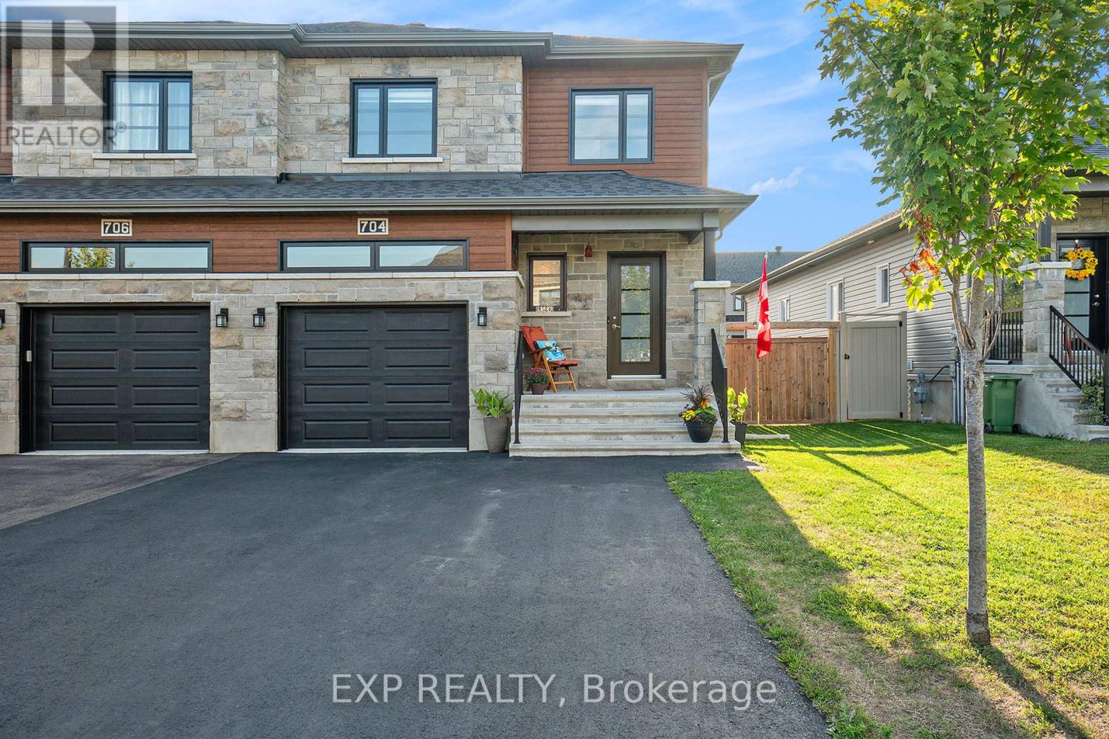 704 Azure Street, Russell, Ontario  K4R 1E5 - Photo 2 - X12661468