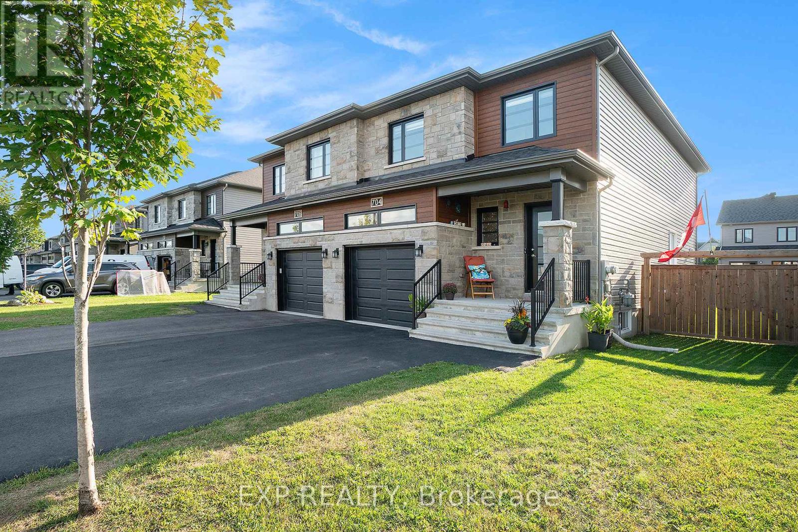704 Azure Street, Russell, Ontario  K4R 1E5 - Photo 3 - X12661468