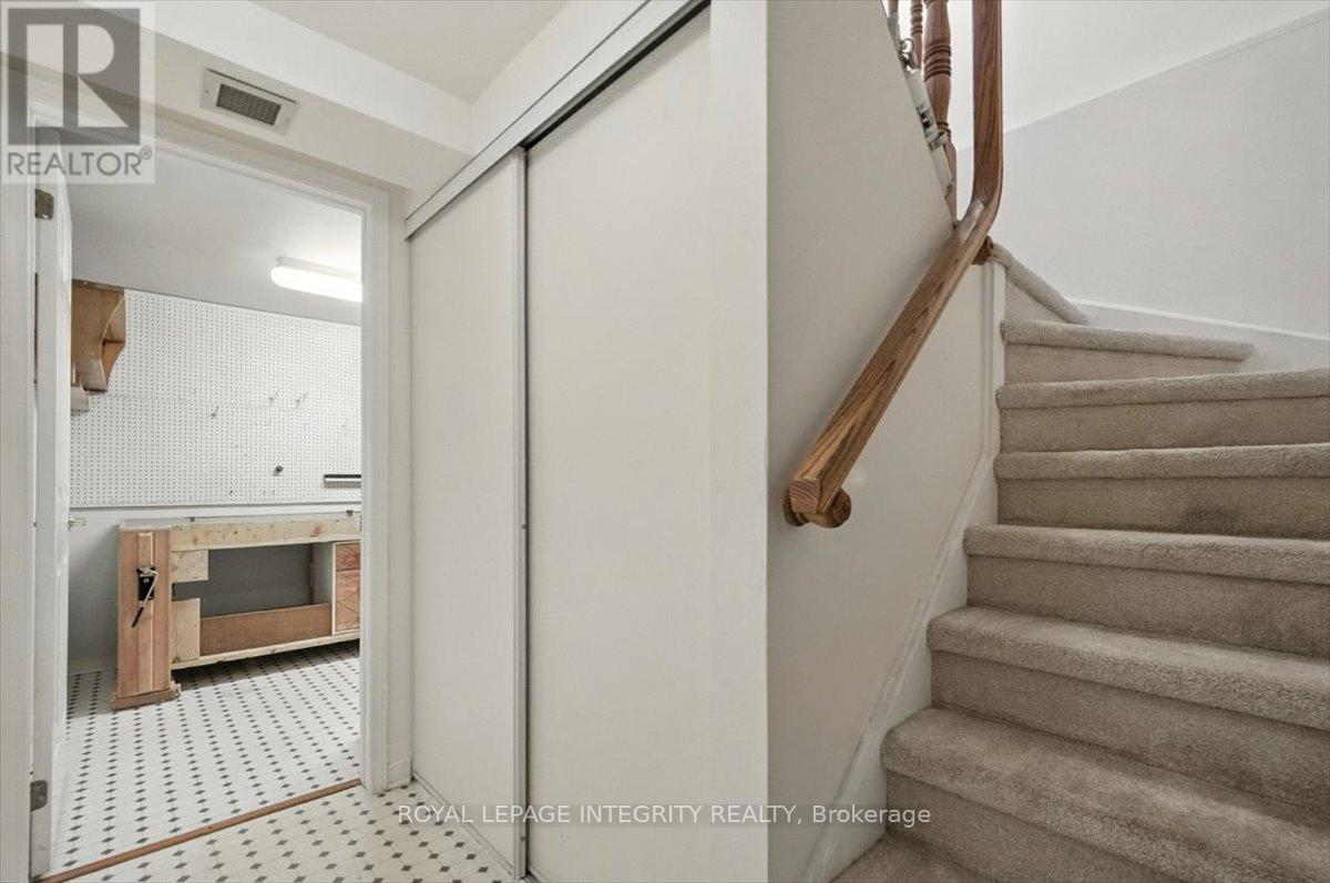 17 Columbus Avenue, Ottawa, Ontario  K1K 1R2 - Photo 38 - X12661494