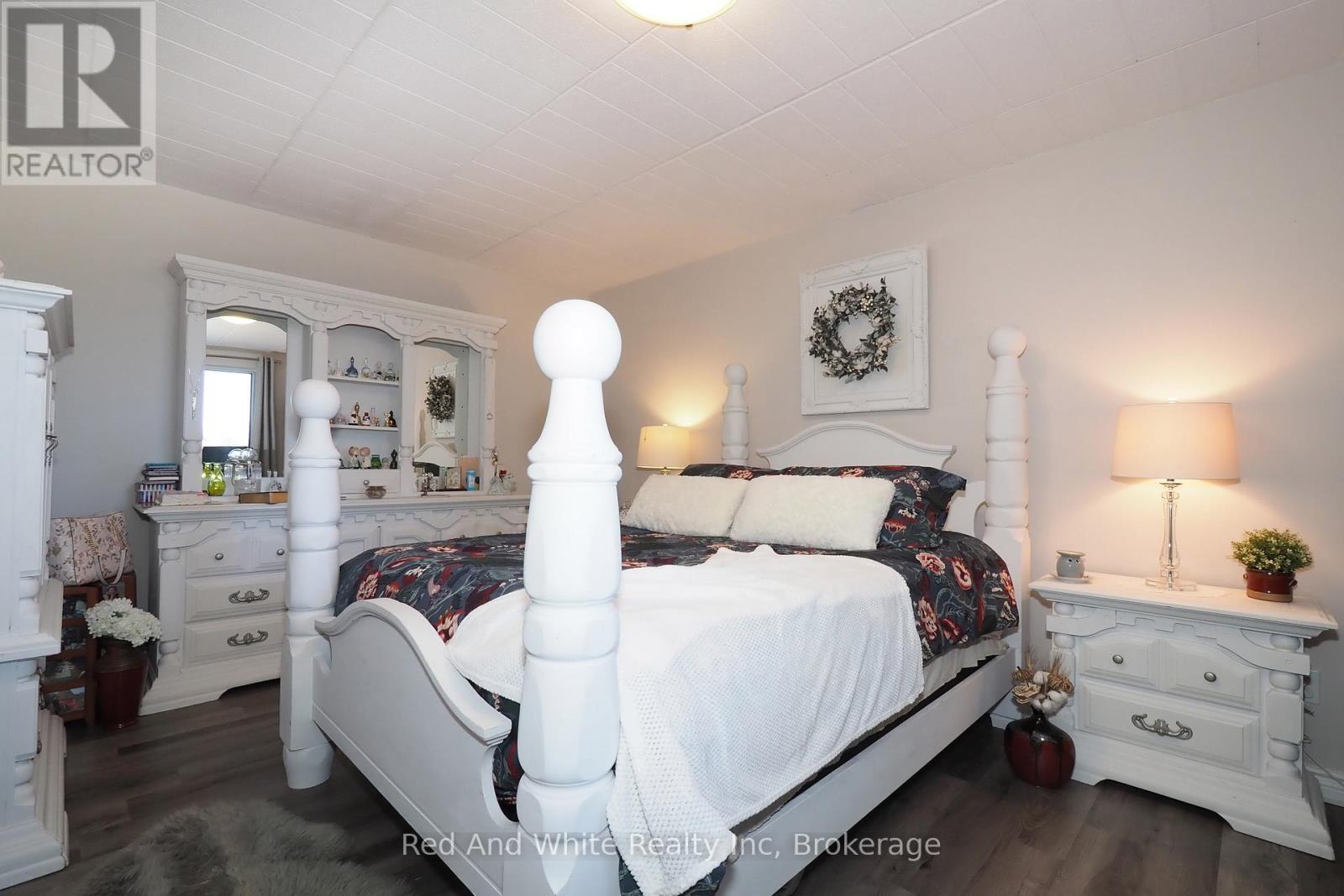 403 - 29 West Avenue W, Kitchener, Ontario  N2M 5E4 - Photo 17 - X12477605