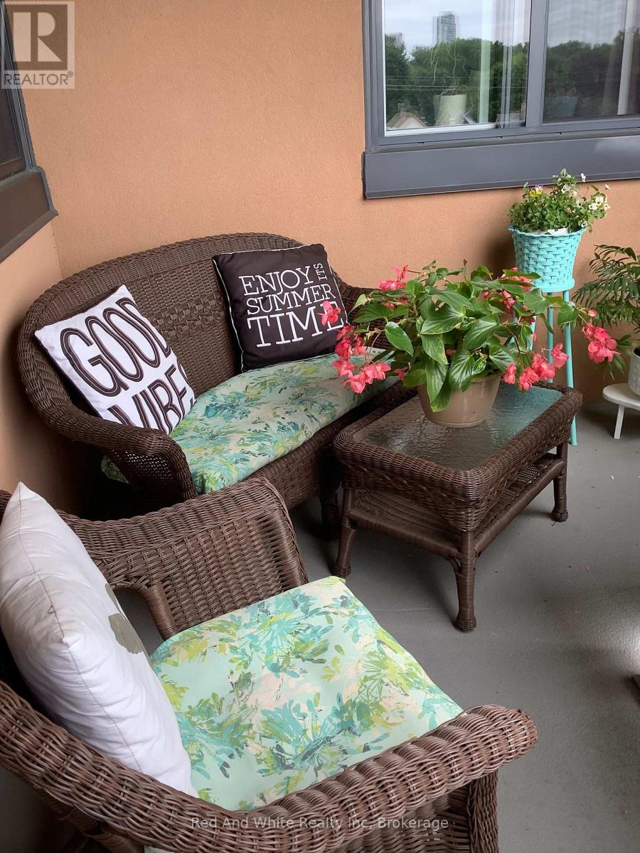 403 - 29 West Avenue W, Kitchener, Ontario  N2M 5E4 - Photo 22 - X12477605