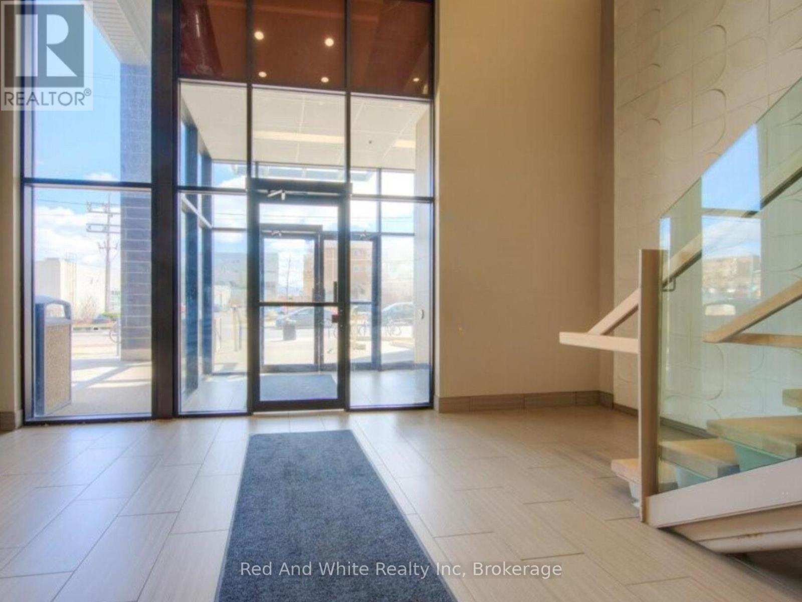 1105 - 8 Hickory Street W, Waterloo, Ontario  N2L 3H6 - Photo 3 - X12610314