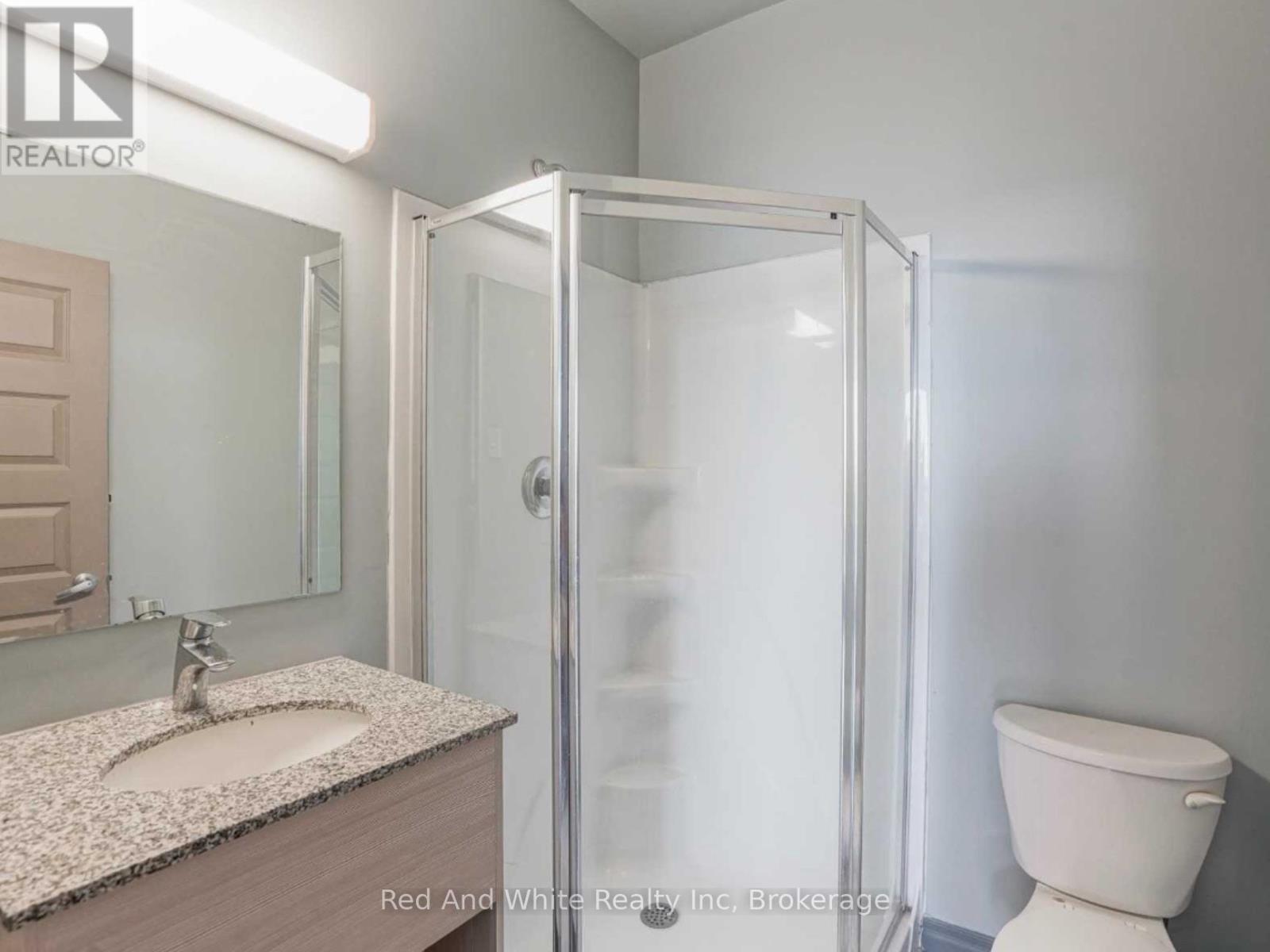 1105 - 8 Hickory Street W, Waterloo, Ontario  N2L 3H6 - Photo 11 - X12610314