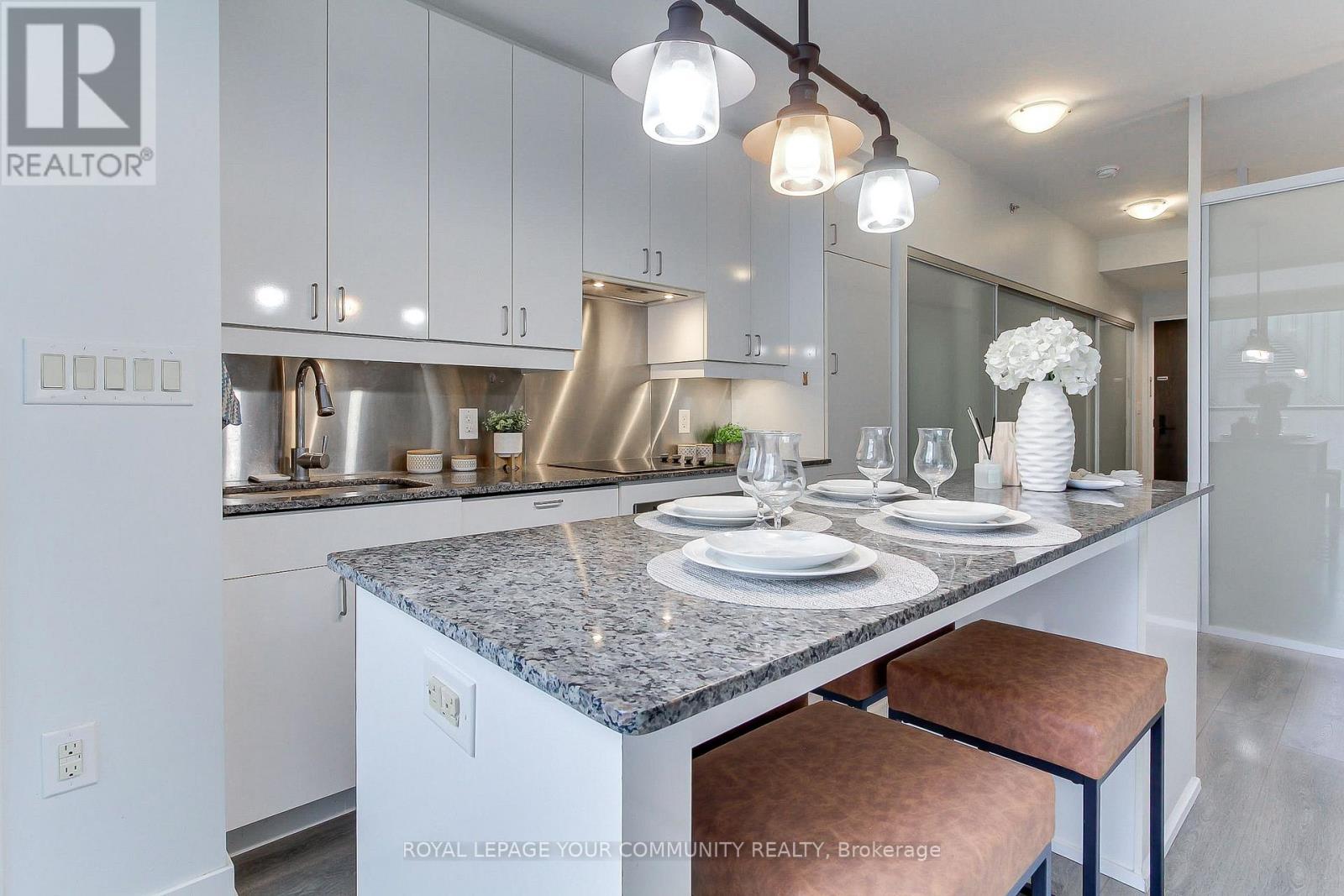 1002 - 426 University Avenue, Toronto, Ontario  M5G 1S9 - Photo 11 - C12661074