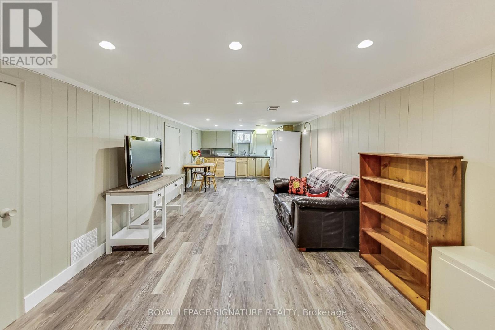 1 Milne Avenue, Toronto, Ontario  M1L 1J7 - Photo 4 - E12530546