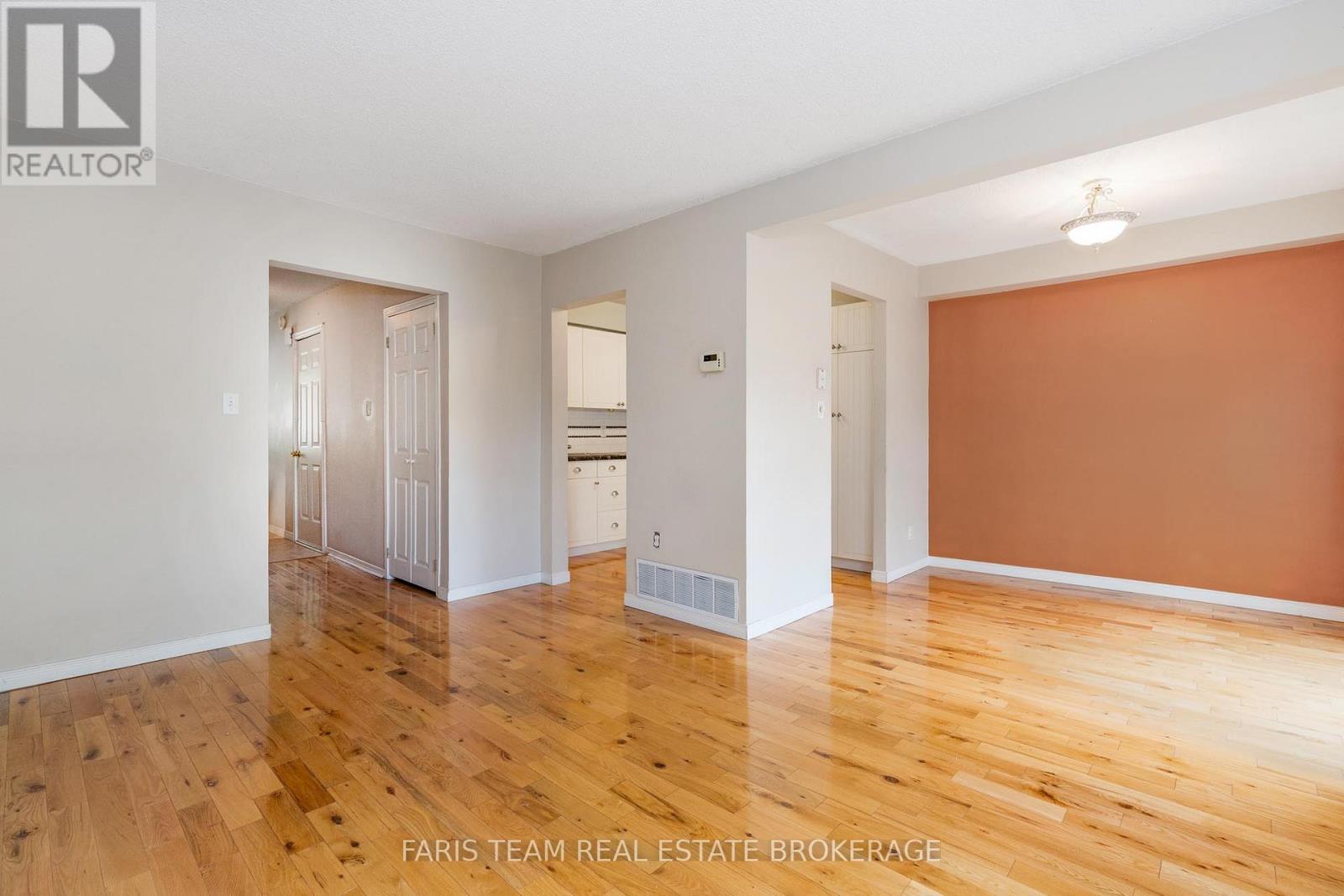 7 - 52 Adelaide Street, Barrie, Ontario  L4N 3T5 - Photo 14 - S12462287