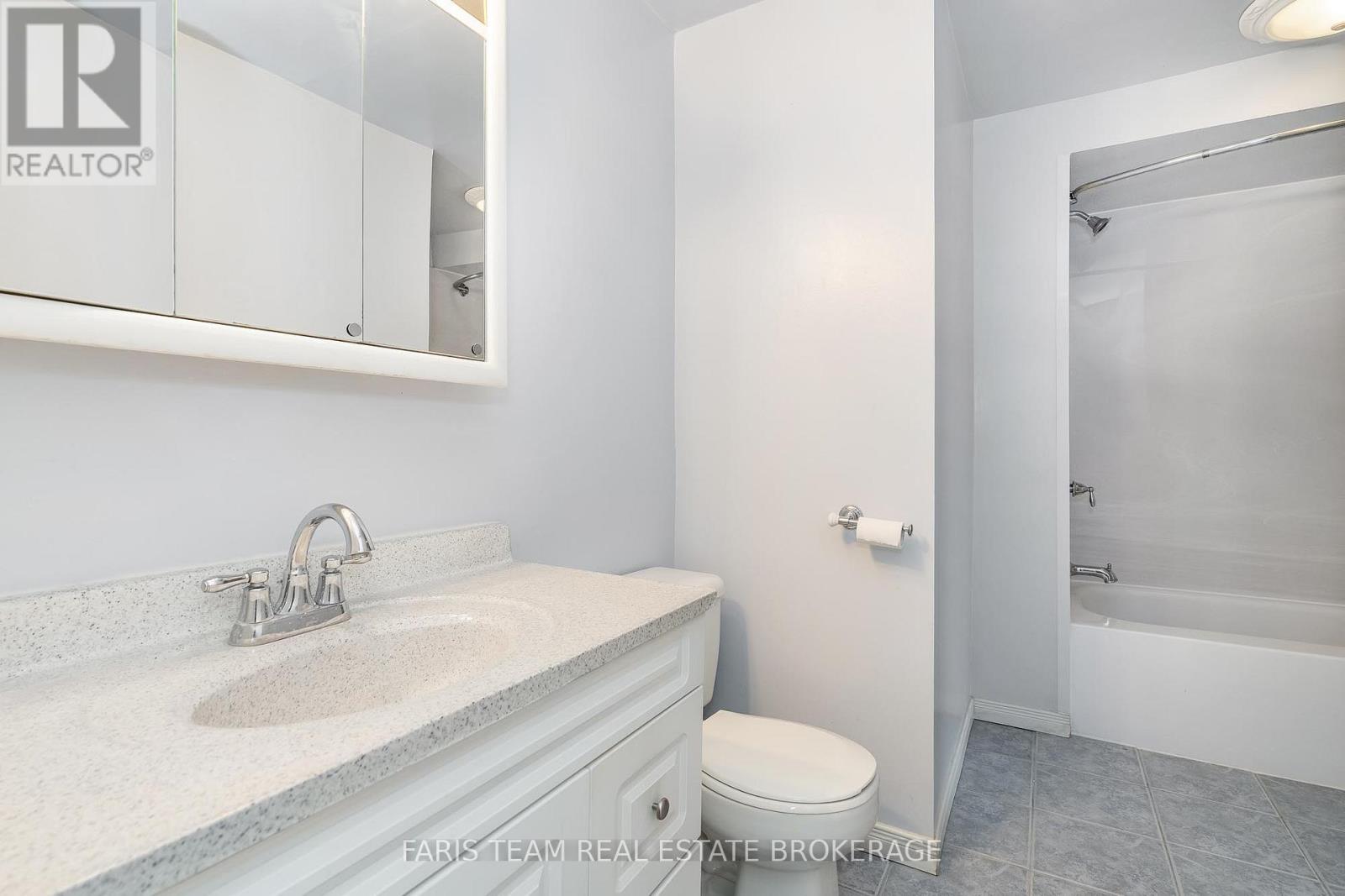 7 - 52 Adelaide Street, Barrie, Ontario  L4N 3T5 - Photo 25 - S12462287