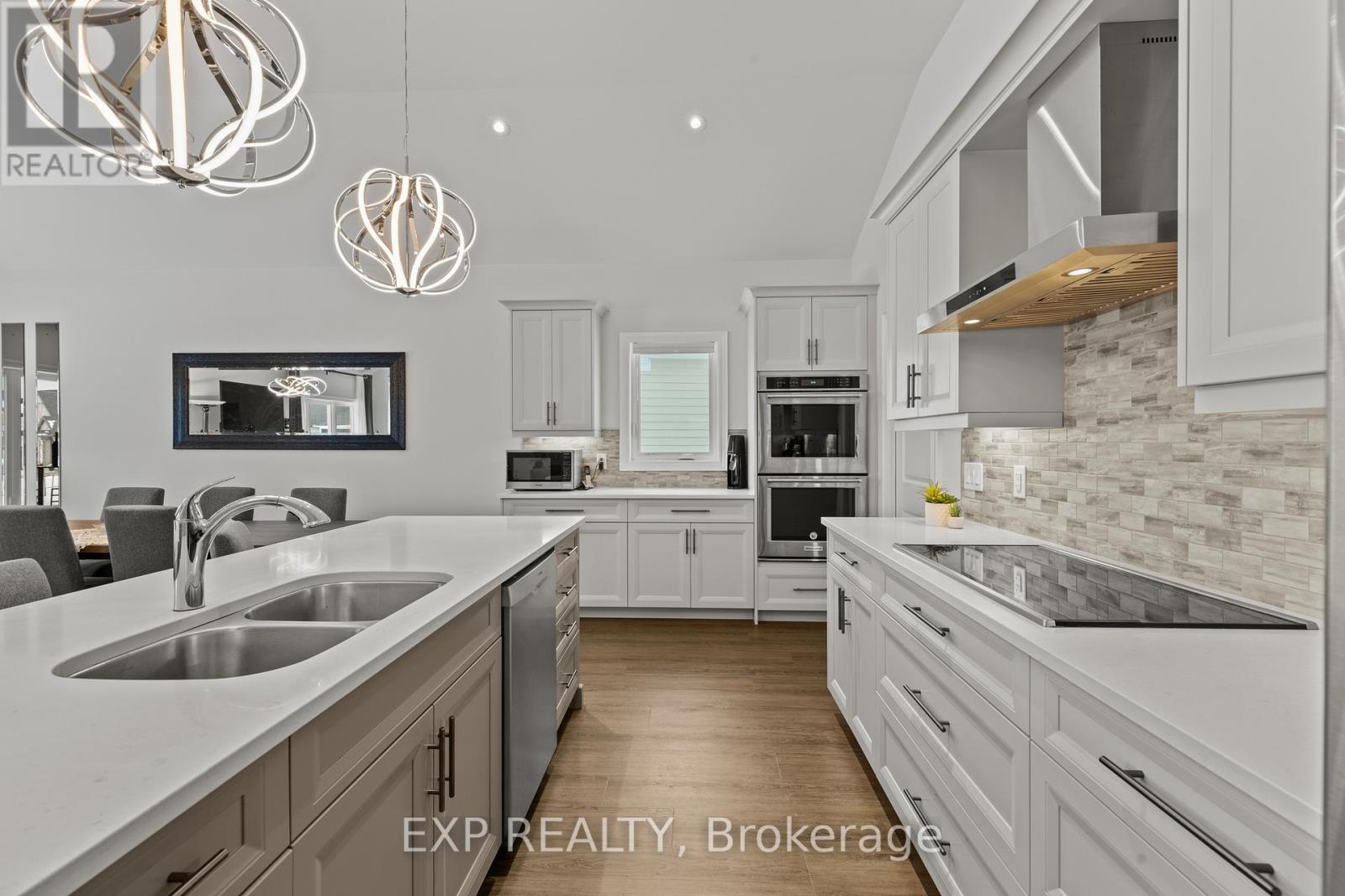 3571 Whispering Woods Trail, Fort Erie, Ontario  L0S 1N0 - Photo 13 - X12661210