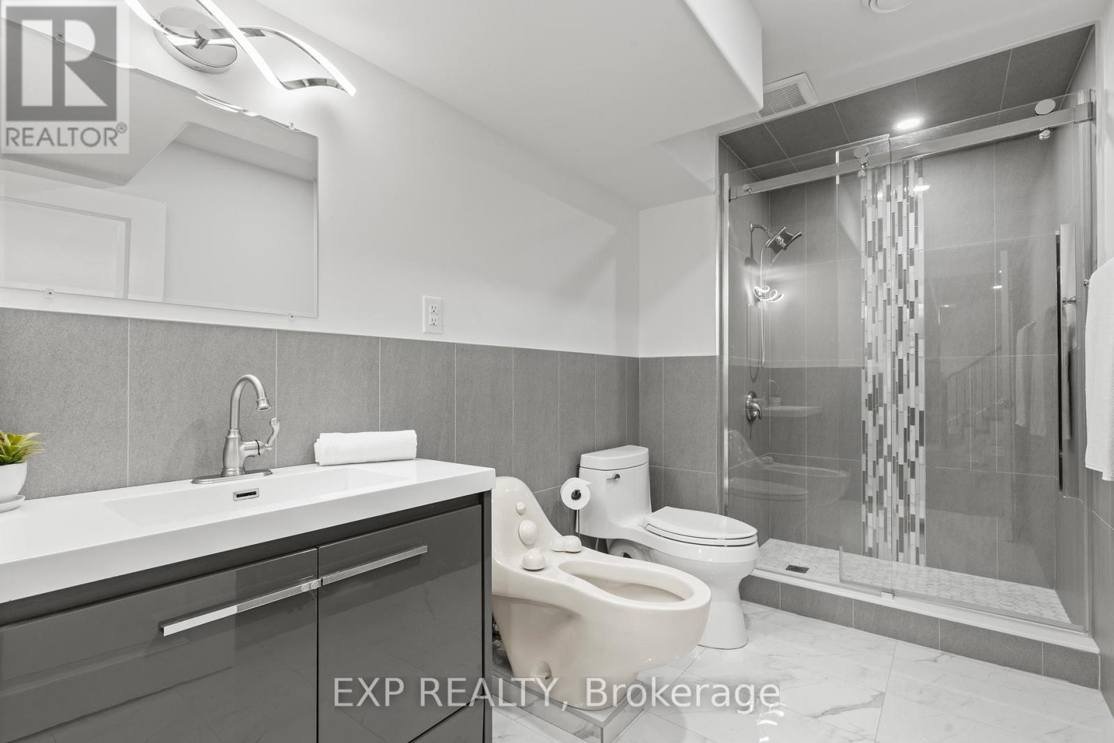 3571 Whispering Woods Trail, Fort Erie, Ontario  L0S 1N0 - Photo 34 - X12661210