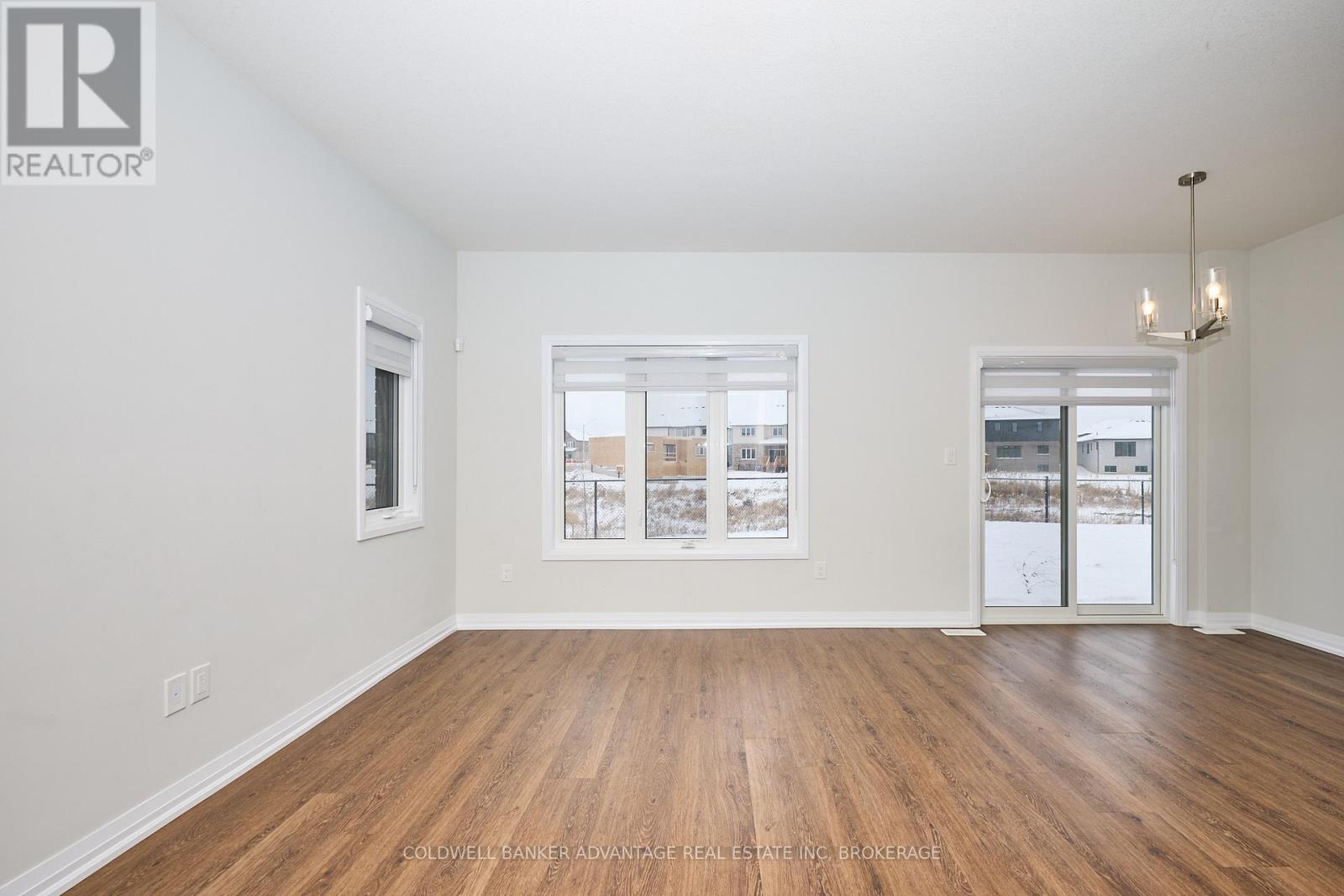 90 West Creek Court, Welland, Ontario  L3C 0K8 - Photo 4 - X12661456