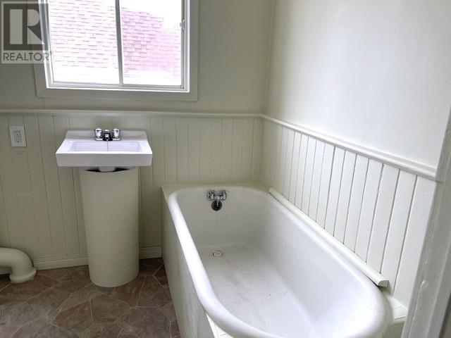 58 Ontario Street, Thunder Bay, Ontario  P7B 3G2 - Photo 13 - TB2600008