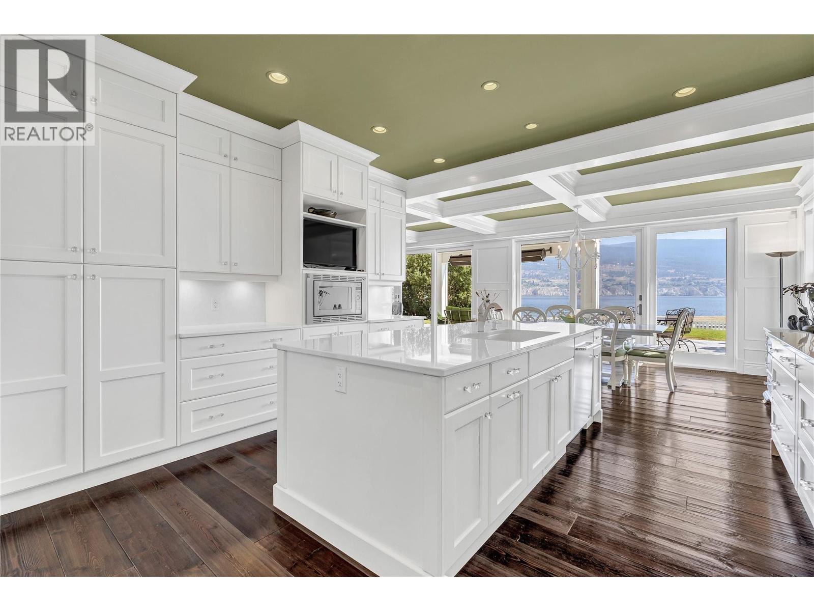 4217 WILLIAMS Avenue Summerland Photo 8