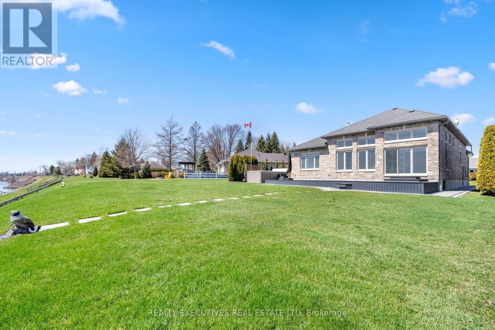 13 Flett Street, Edwardsburgh/cardinal, Ontario K0E 1E0 - Photo 6 - X12661146