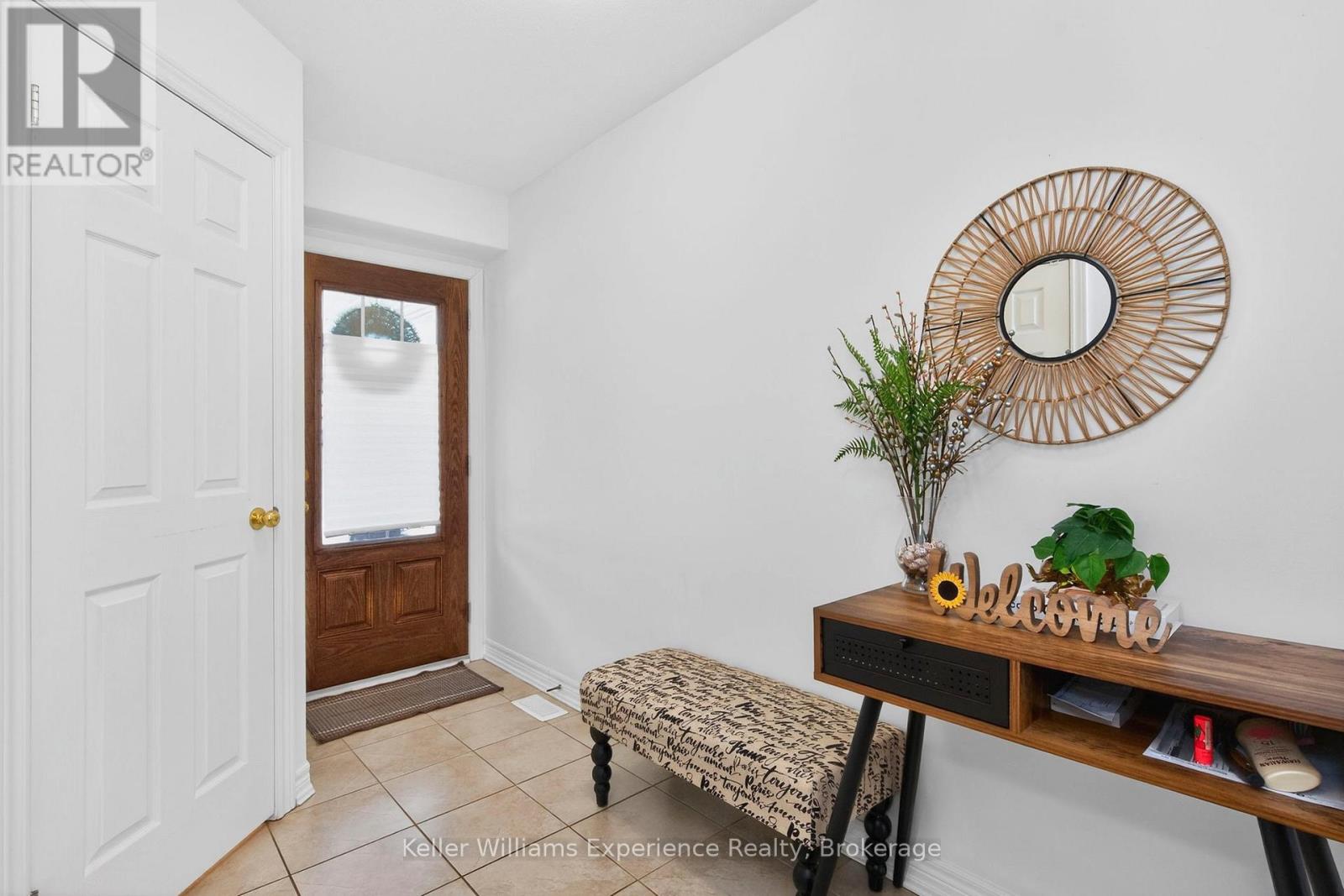 995 Cook Drive, Midland, Ontario  L4R 0E4 - Photo 4 - S12661406