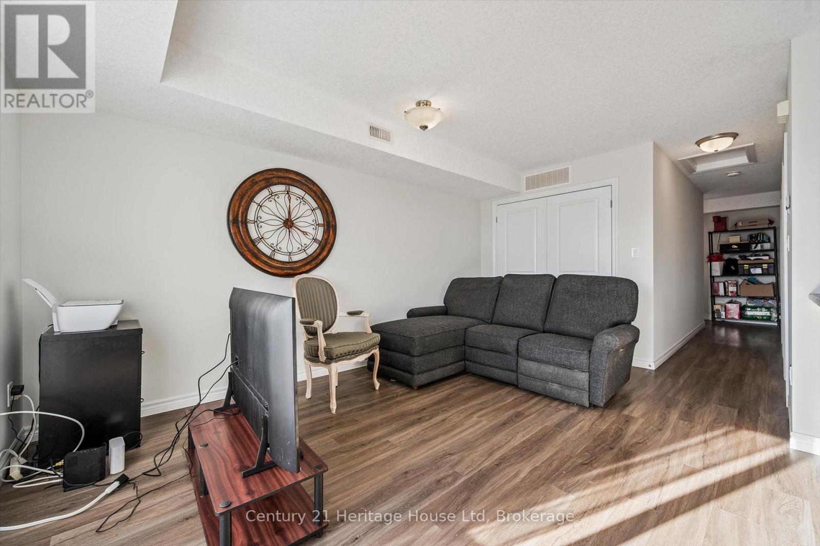 207 - 7 Cityview Drive S, Guelph, Ontario N1E 0R1 - Photo 5 - X12661278