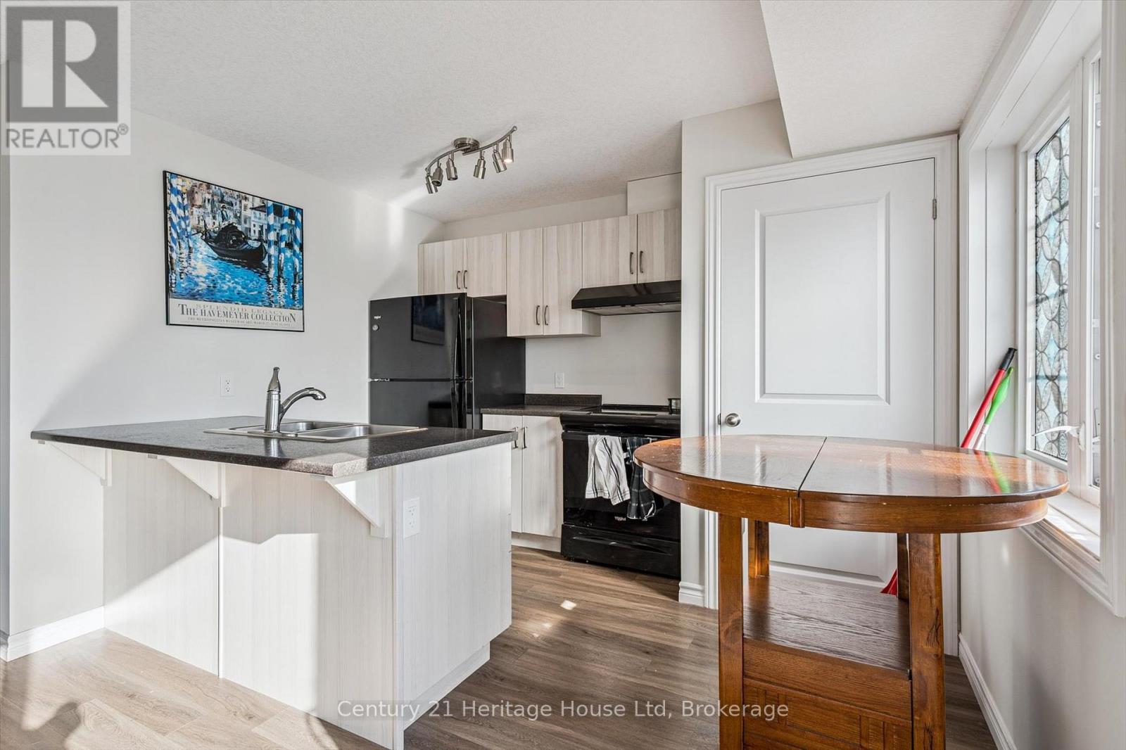 207 - 7 Cityview Drive S, Guelph, Ontario N1E 0R1 - Photo 8 - X12661278