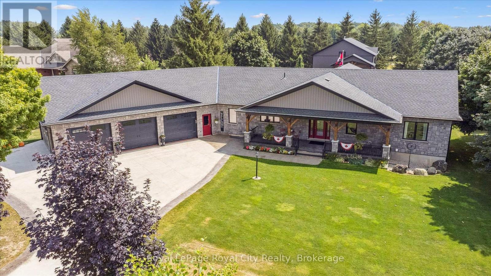 Third picture of 100 HARRIS CRESCENT