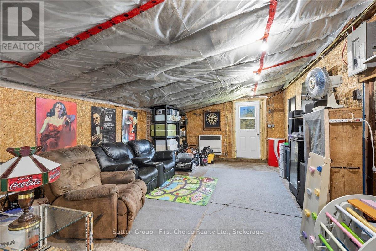 33 Victoria Street, West Perth, Ontario N0K 1N0 - Photo 24 - X12661408