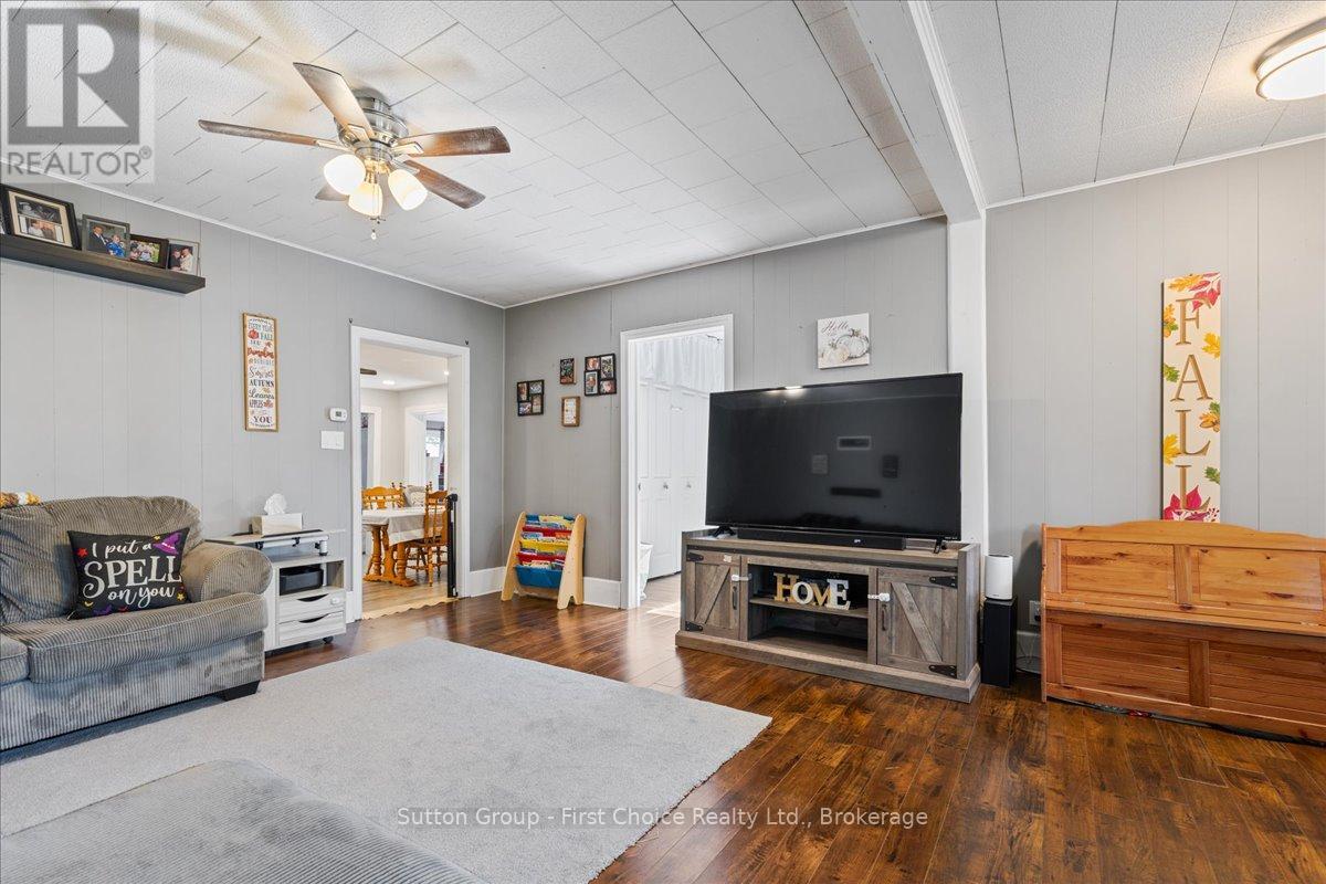 33 Victoria Street, West Perth, Ontario N0K 1N0 - Photo 6 - X12661408