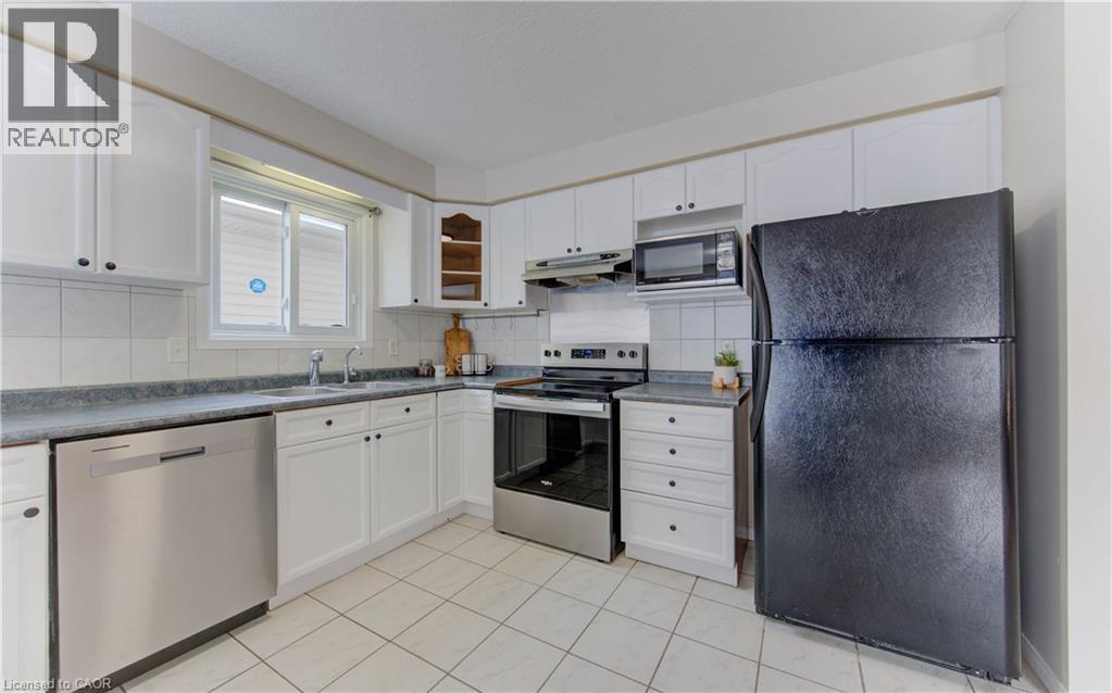 141 Mountain Laurel Crescent, Kitchener, Ontario  N2E 3T9 - Photo 19 - 40794808