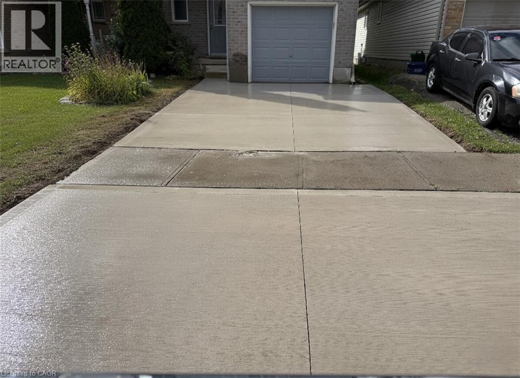 141 Mountain Laurel Crescent, Kitchener, Ontario  N2E 3T9 - Photo 47 - 40794808