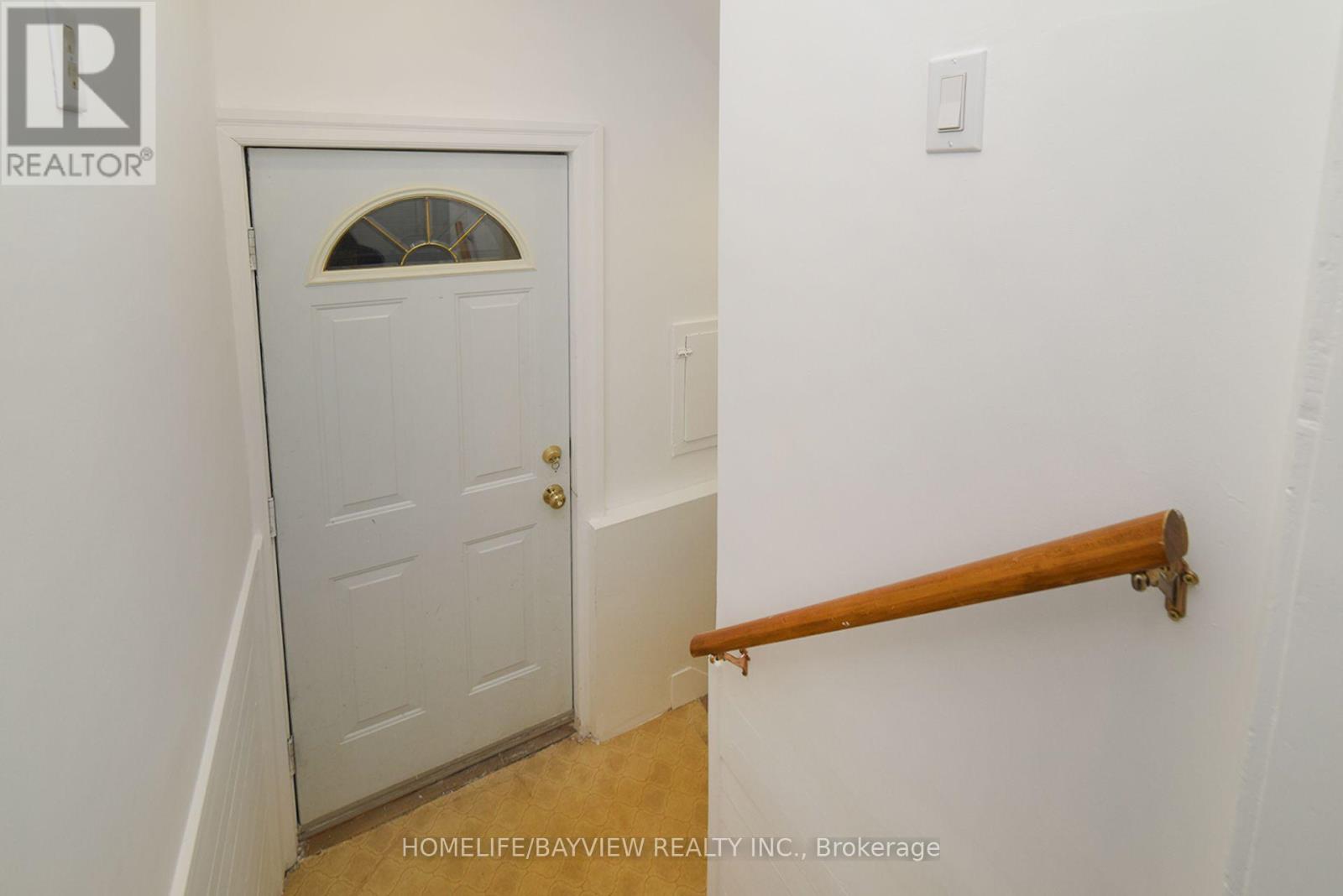 27 Cranbrooke Avenue, Toronto, Ontario  M5M 1M3 - Photo 11 - C12661220