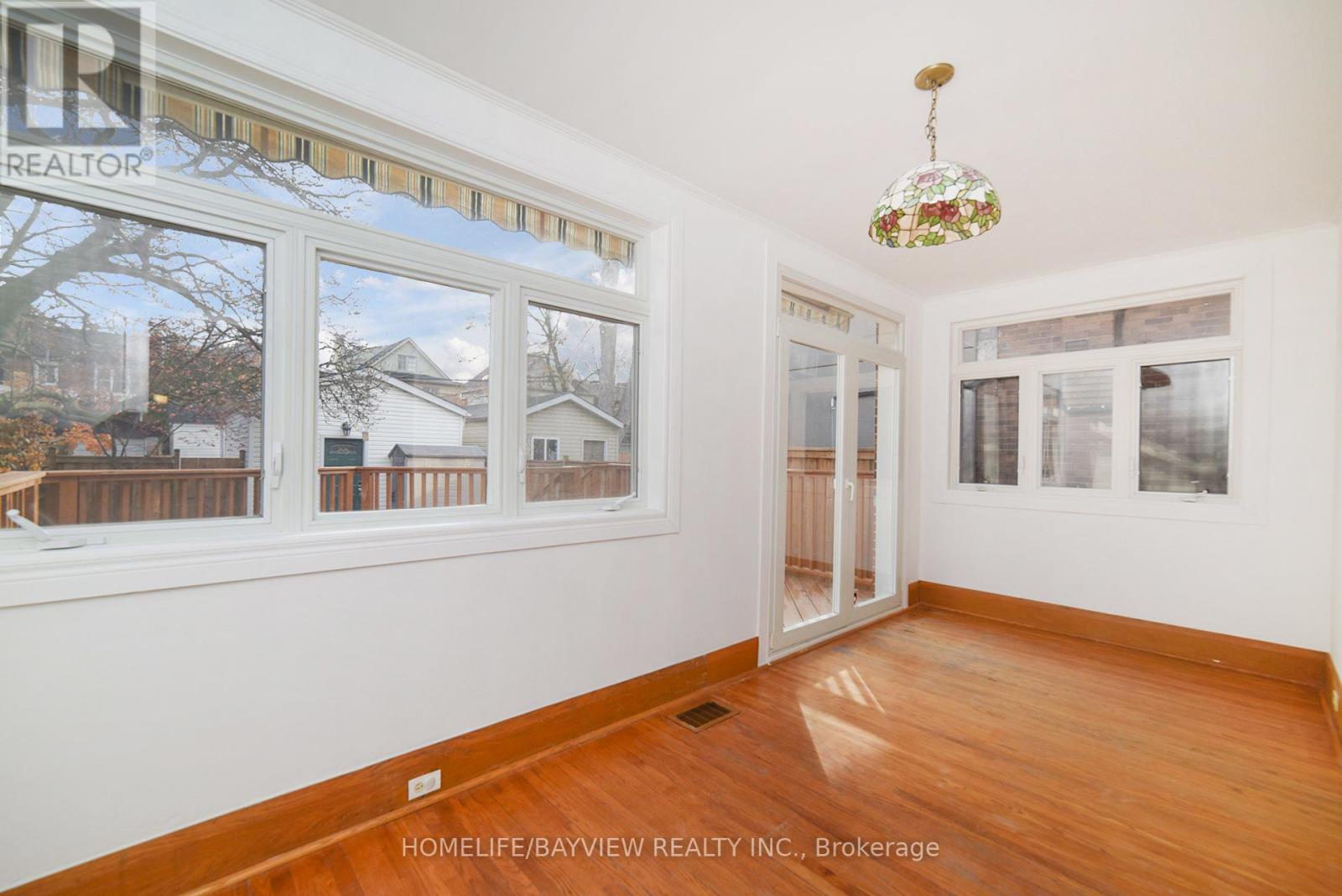 27 Cranbrooke Avenue, Toronto, Ontario  M5M 1M3 - Photo 5 - C12661220