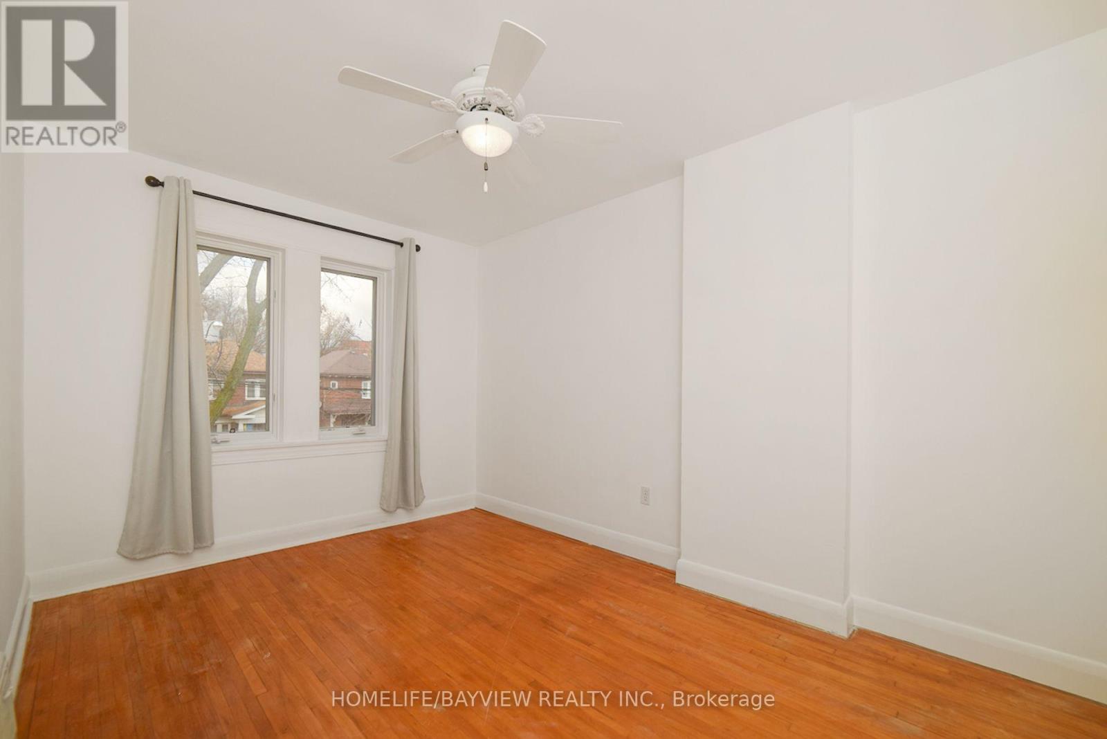 27 Cranbrooke Avenue, Toronto, Ontario  M5M 1M3 - Photo 8 - C12661220