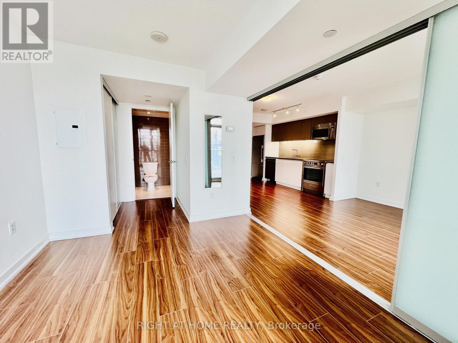 1109 - 85 Queens Wharf Road, Toronto, Ontario  M5V 0J9 - Photo 8 - C12661354