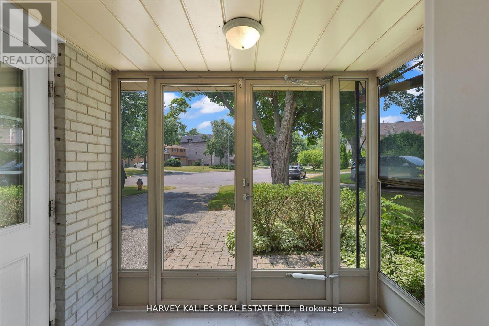 16 Wedgeport Place, Toronto (Willowdale East), Ontario  M2N 4B4 - Photo 10 - C12661412