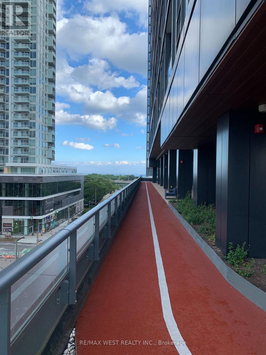 519 - 19 WESTERN BATTERY ROAD, Toronto, Ontario