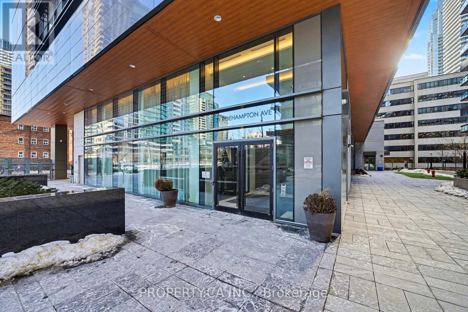 1206 - 39 Roehampton Avenue, Toronto, Ontario  M4P 0G1 - Photo 2 - C12661448