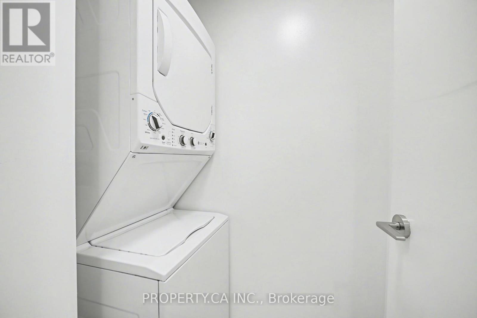 1206 - 39 Roehampton Avenue, Toronto, Ontario  M4P 0G1 - Photo 23 - C12661448