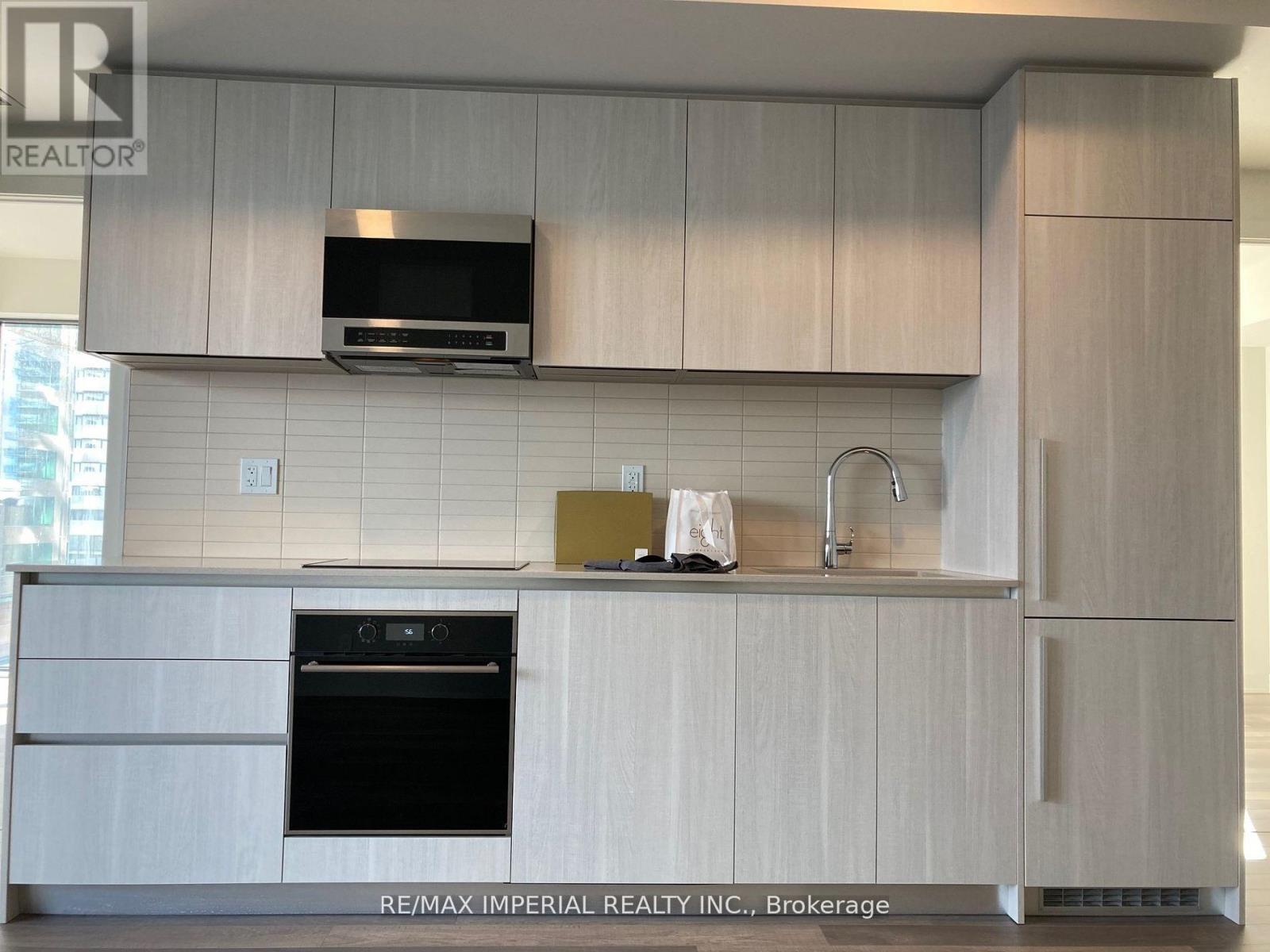 1106 - 8 Cumberland Street, Toronto, Ontario  M4W 1J5 - Photo 2 - C12661476