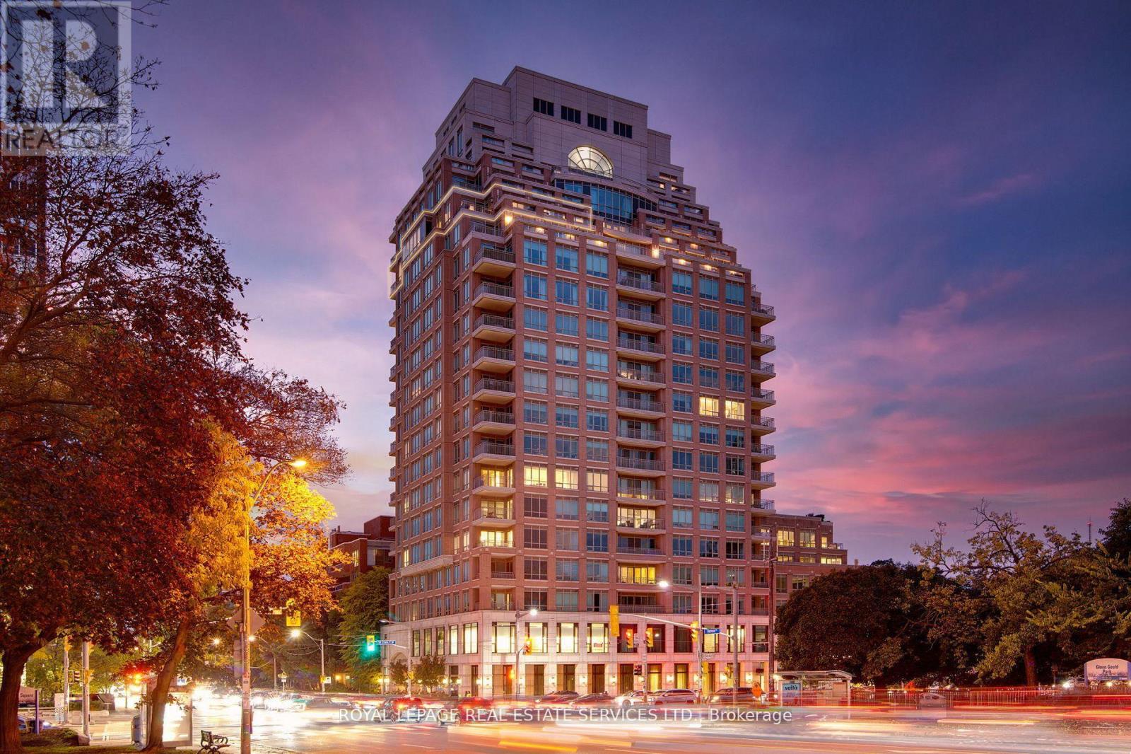 1701 - 155 St Clair Avenue W, Toronto, Ontario  M4V 0A1 - Photo 2 - C12661482