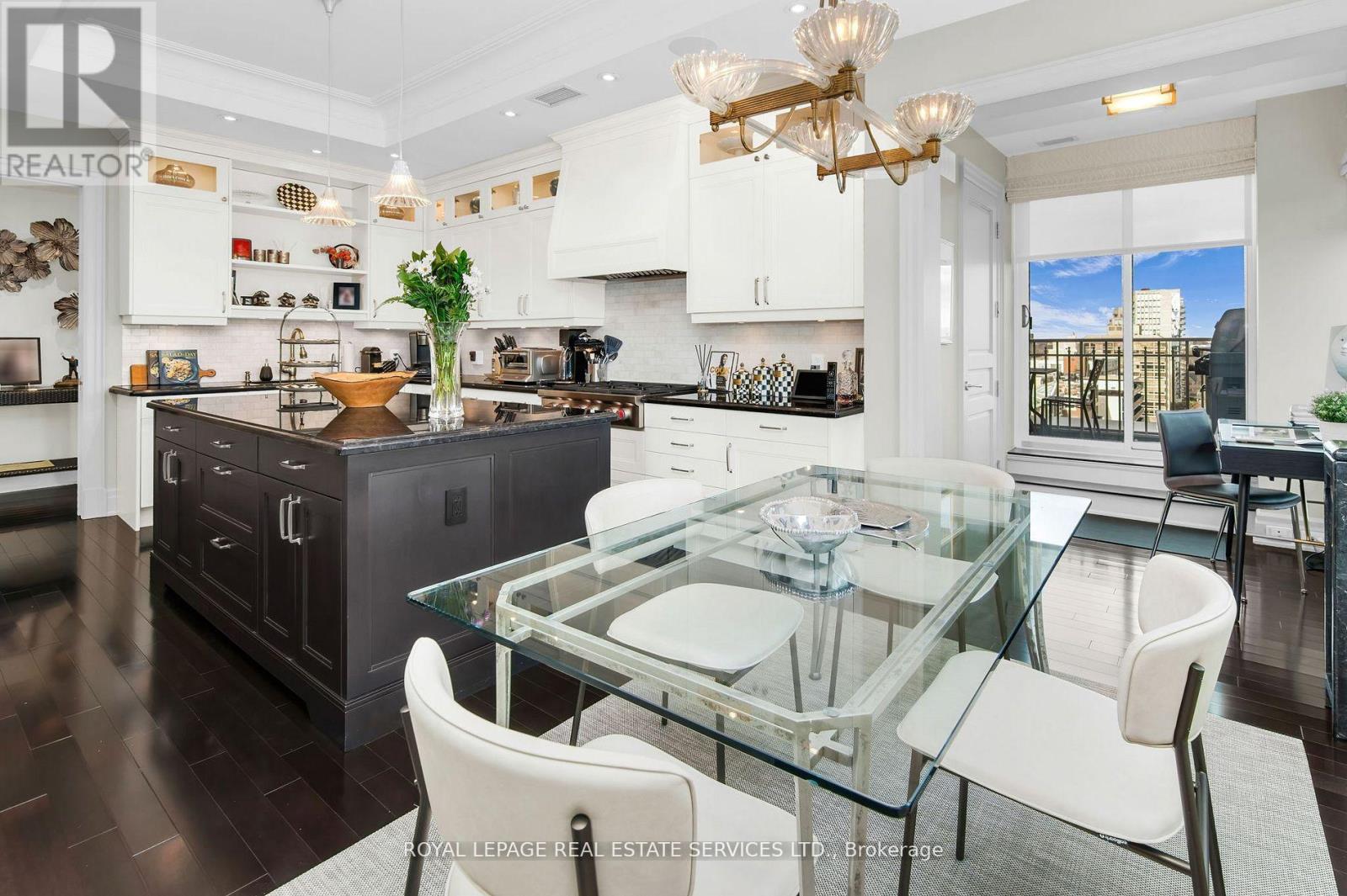 1701 - 155 St Clair Avenue W, Toronto, Ontario  M4V 0A1 - Photo 24 - C12661482