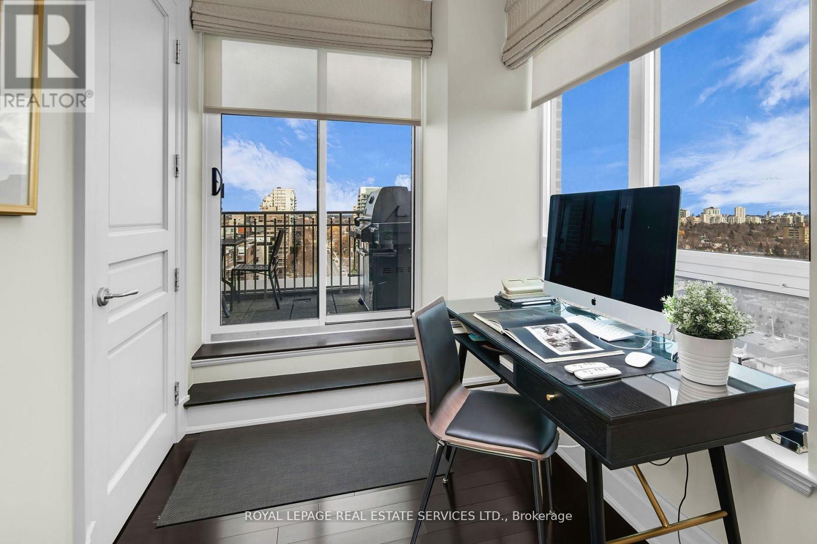 1701 - 155 St Clair Avenue W, Toronto, Ontario  M4V 0A1 - Photo 28 - C12661482