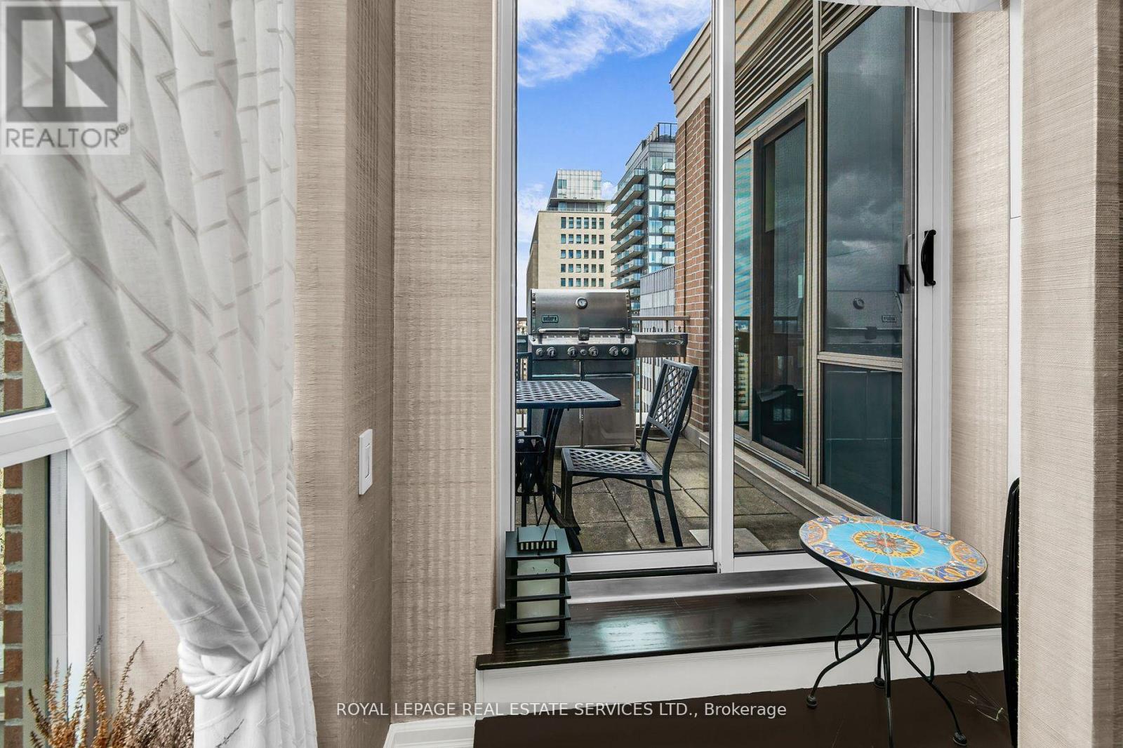 1701 - 155 St Clair Avenue W, Toronto, Ontario  M4V 0A1 - Photo 32 - C12661482