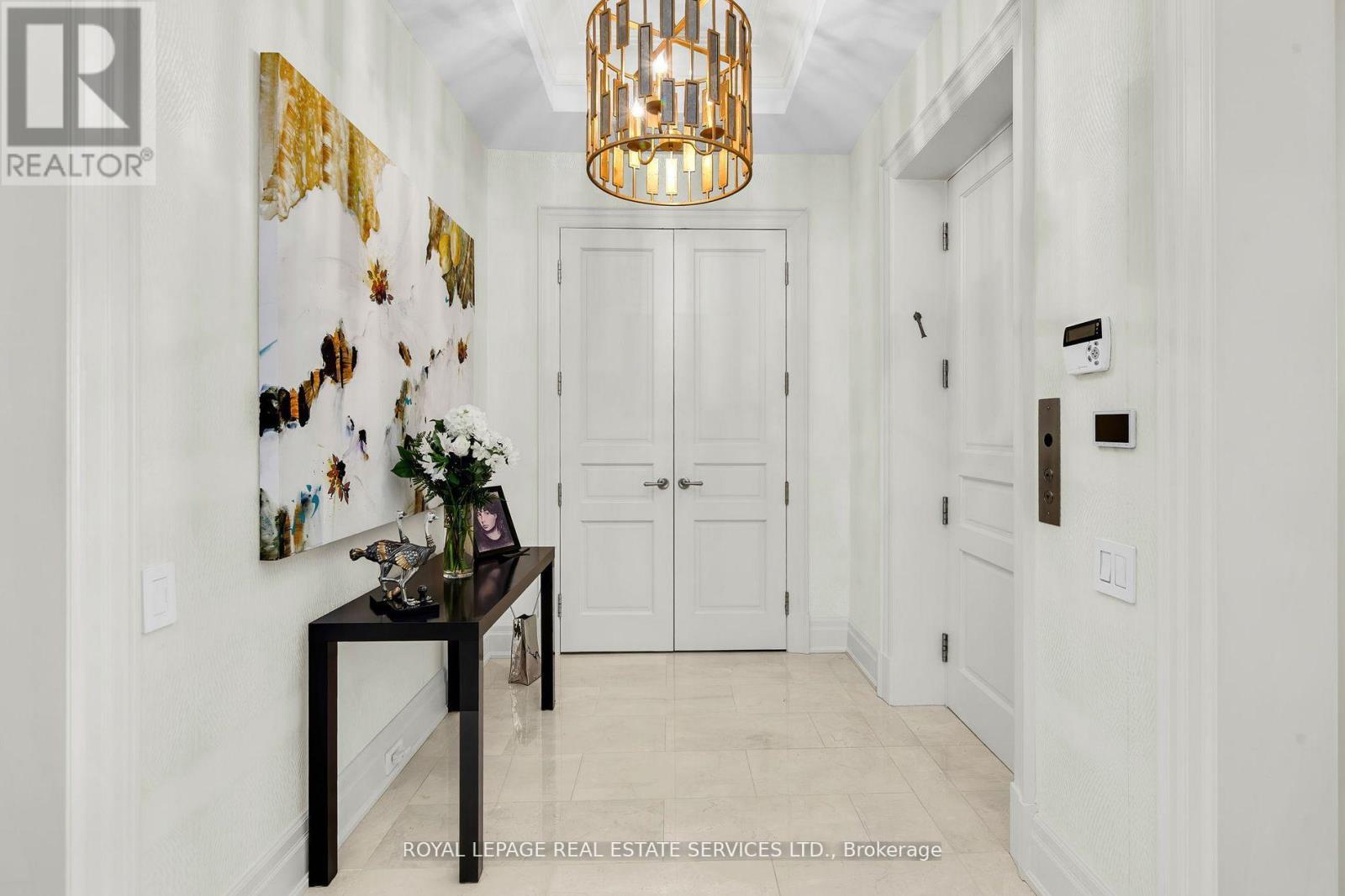 1701 - 155 St Clair Avenue W, Toronto, Ontario  M4V 0A1 - Photo 4 - C12661482