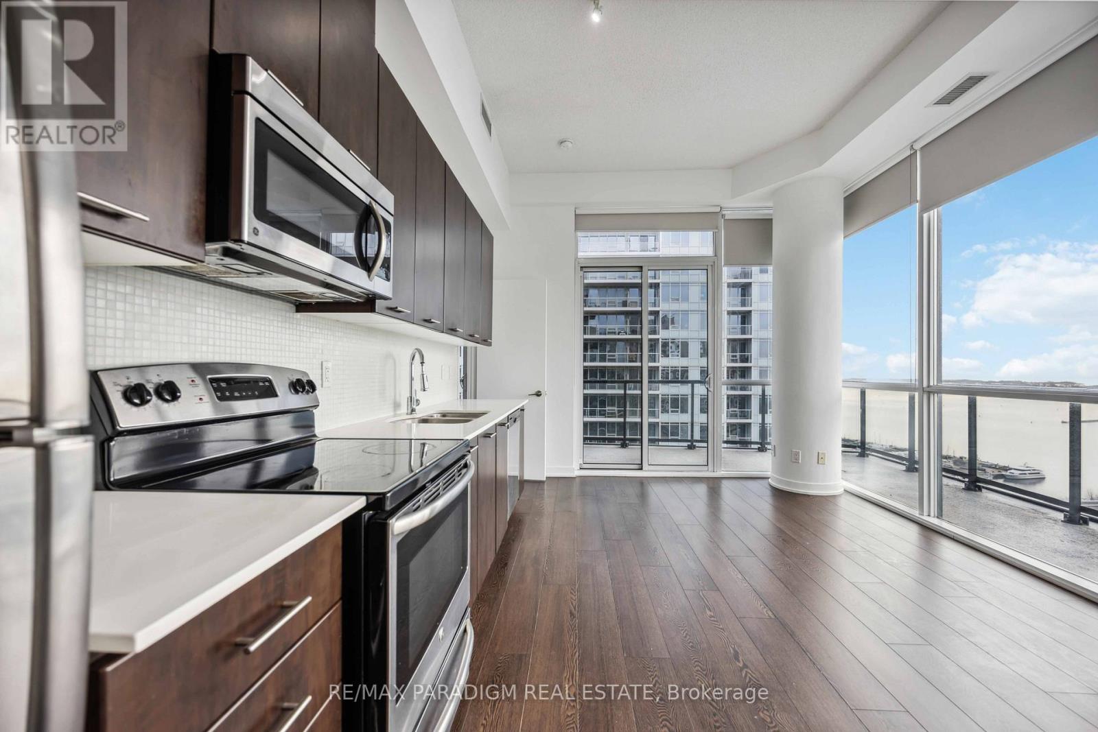 2810 - 20 Bruyeres Mews, Toronto, Ontario  M5V 0G8 - Photo 11 - C12661484