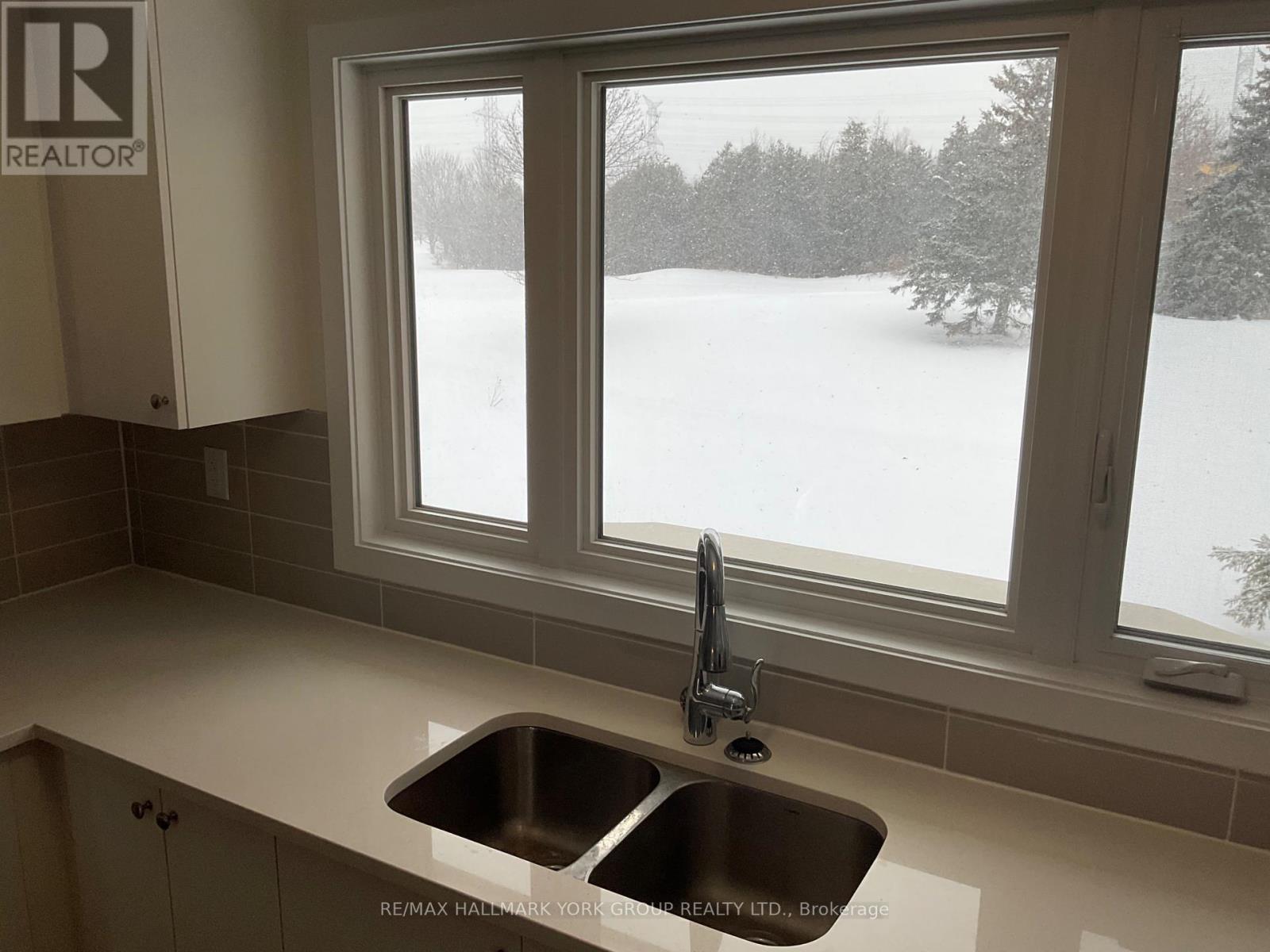 B - 124 Squire Drive, Ajax, Ontario  L1Z 1V1 - Photo 8 - E12661304