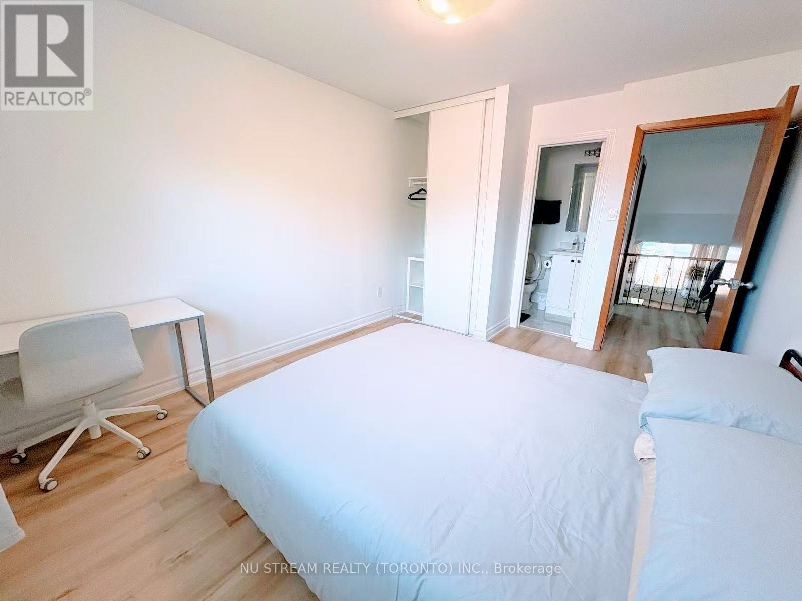 Upper - 46 Stainforth Drive, Toronto, Ontario  M1S 1L8 - Photo 7 - E12661398