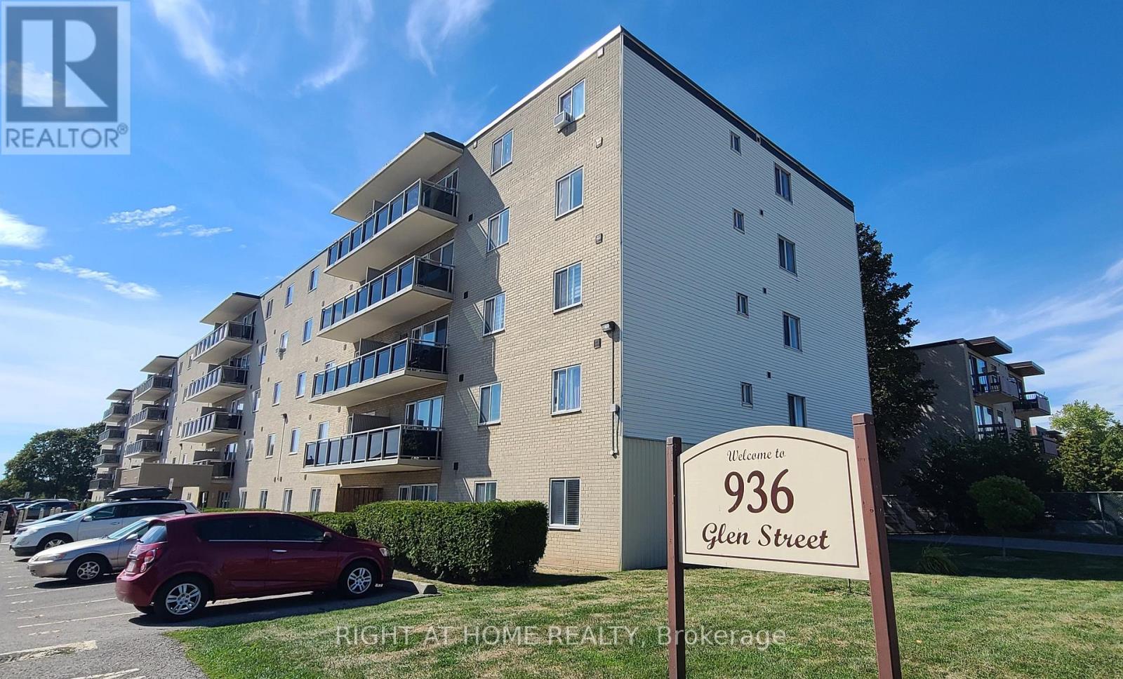 414 - 936 GLEN STREET, Oshawa, Ontario