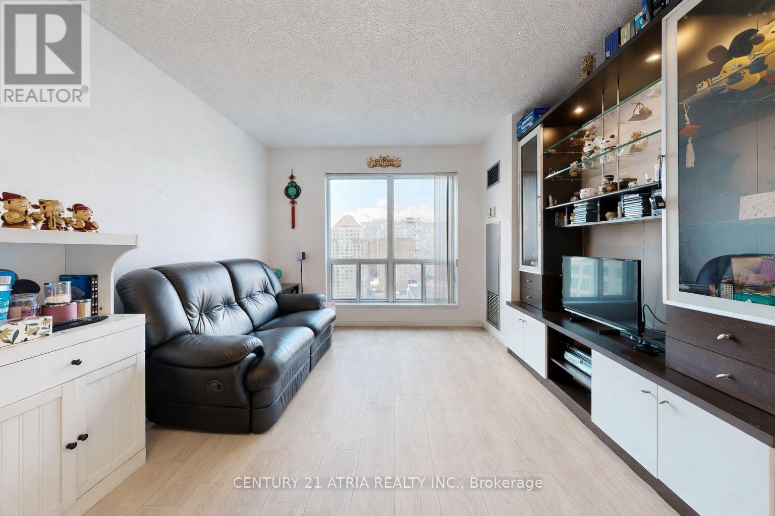 #2002 - 11 Lee Centre Drive, Toronto, Ontario  M1H 3J5 - Photo 3 - E12661472