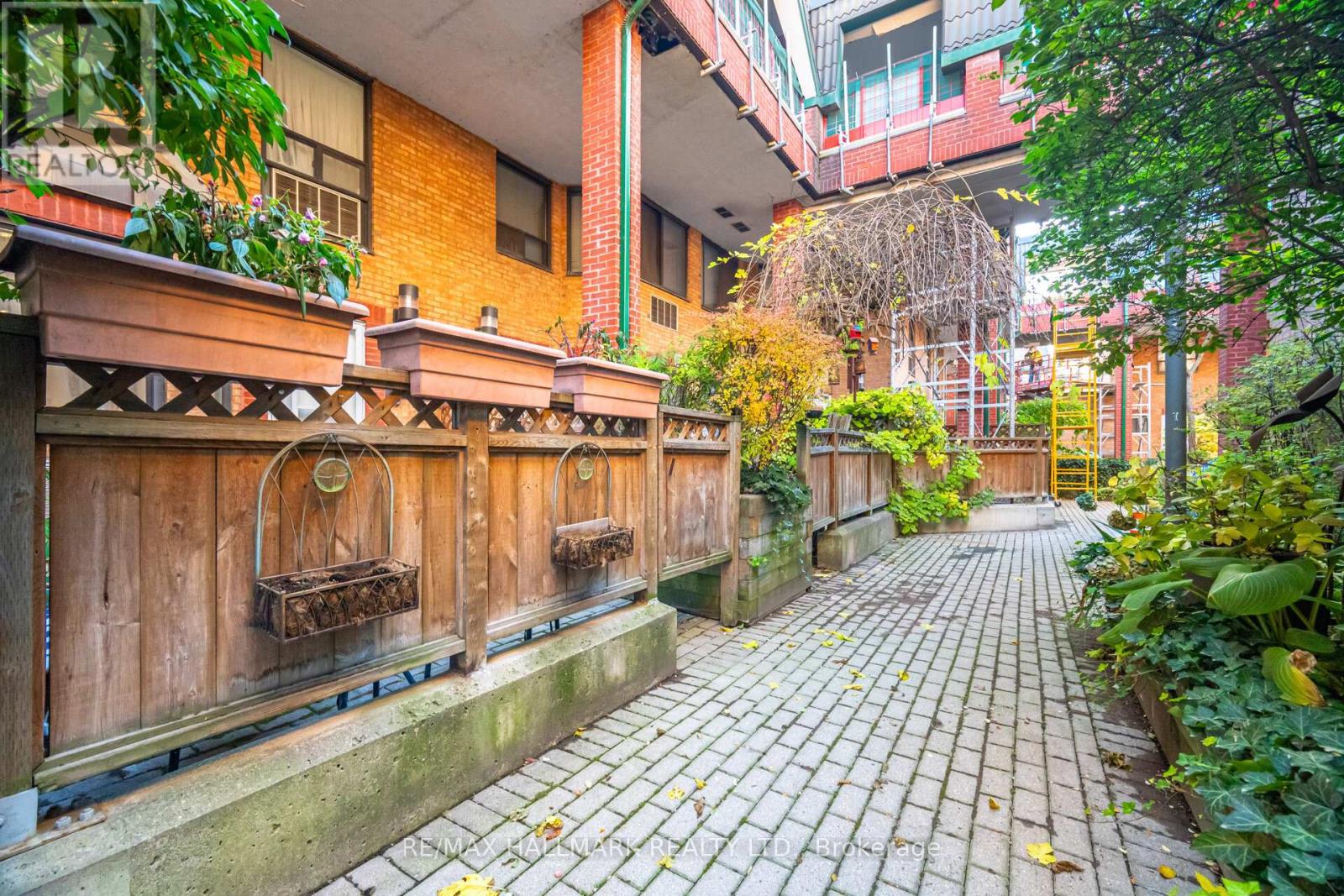 10 - 2112 Queen Street E, Toronto, Ontario  M4E 1E2 - Photo 31 - E12661508