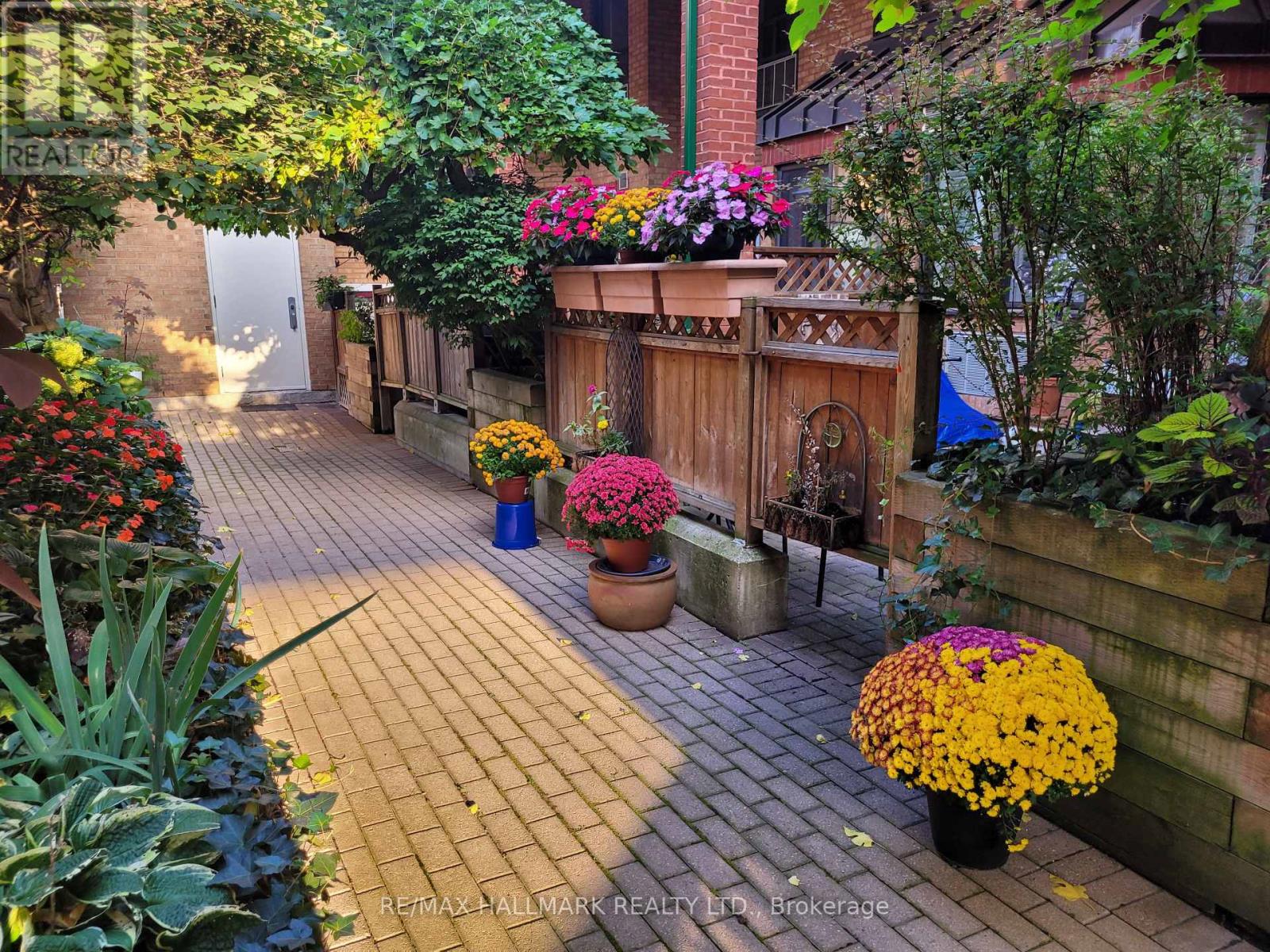 10 - 2112 Queen Street E, Toronto, Ontario  M4E 1E2 - Photo 35 - E12661508