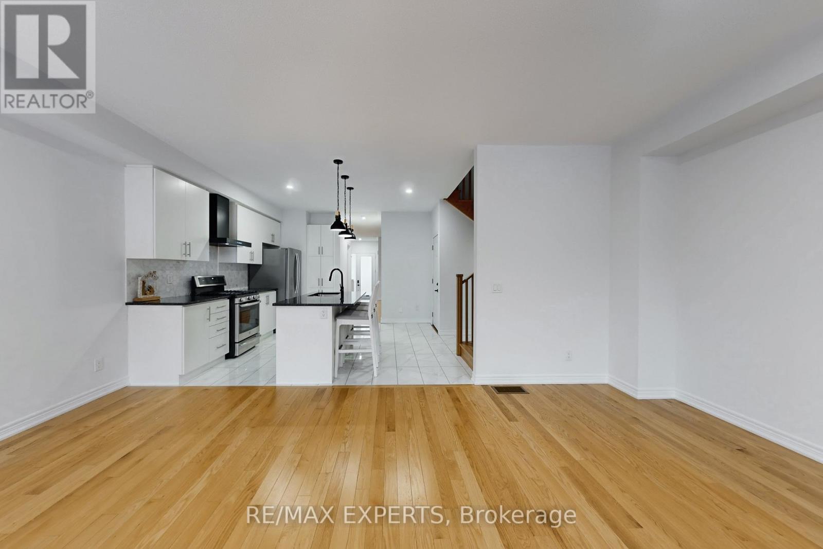 69 Seedling Crescent, Whitchurch-Stouffville, Ontario  L4A 4V5 - Photo 11 - N12661198