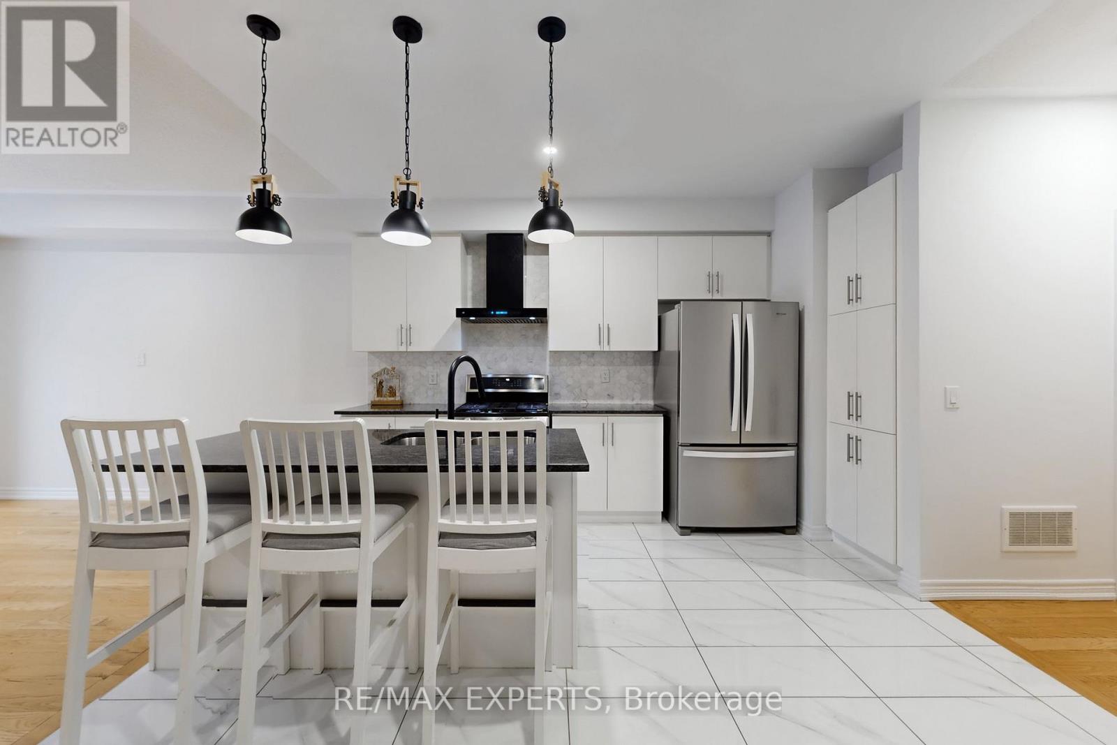 69 Seedling Crescent, Whitchurch-Stouffville, Ontario  L4A 4V5 - Photo 14 - N12661198