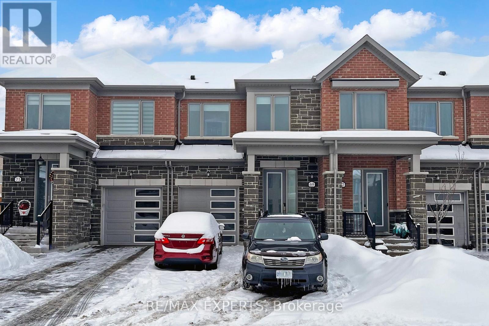 69 Seedling Crescent, Whitchurch-Stouffville, Ontario  L4A 4V5 - Photo 5 - N12661198