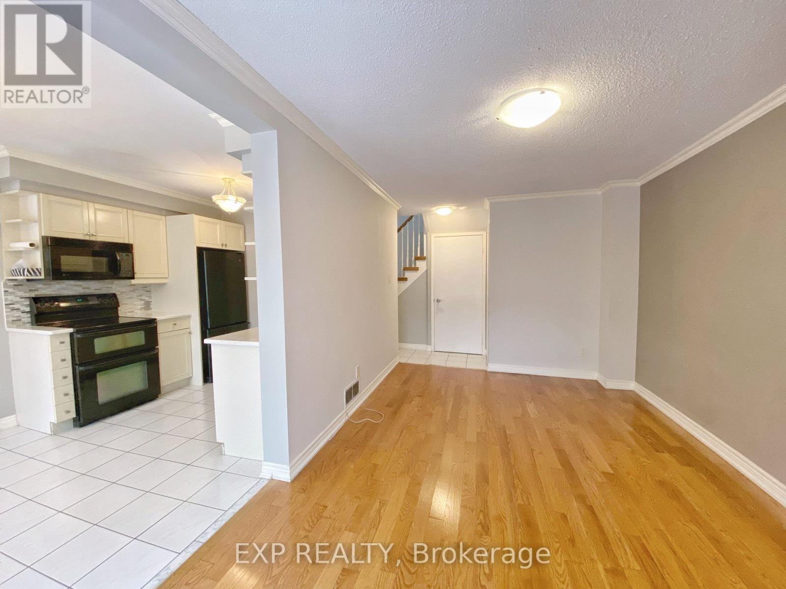 1 Teasdale Court, Aurora, Ontario  L4G 6C1 - Photo 12 - N12661314